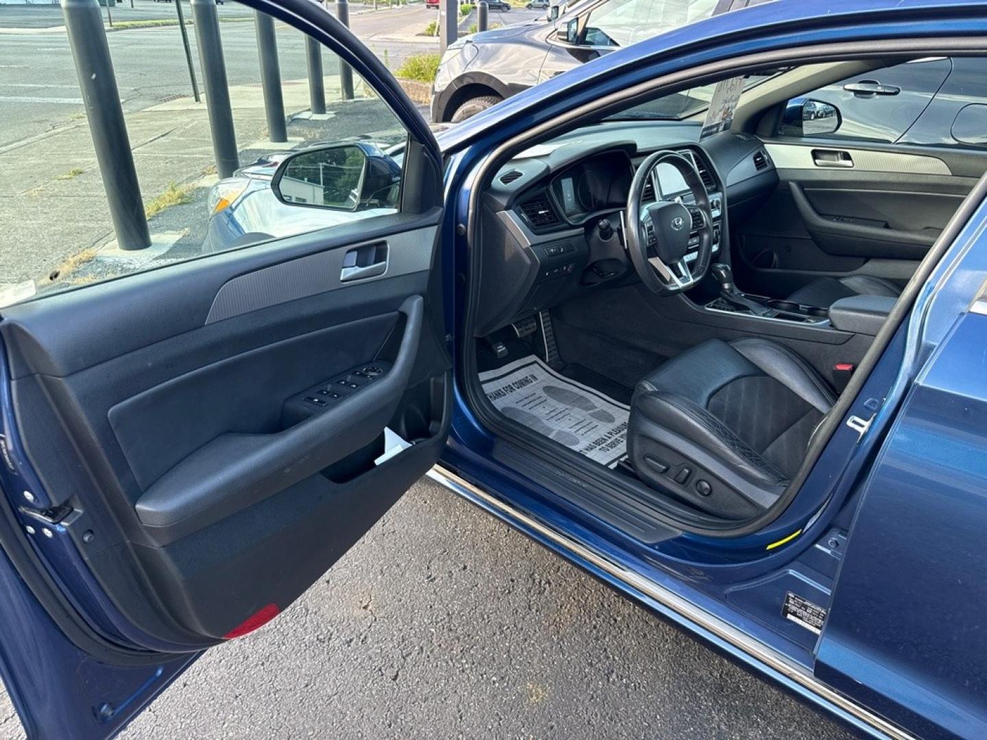2018 BLUE HYUNDAI SONATA SPORT (5NPE34AF1JH) with an 2.4L engine, Automatic transmission, located at 501 E. Columbia St., Springfield, OH, 45503, (800) 262-7122, 39.925262, -83.801796 - *** 1 Owner w/ 21 Service Records *** Apply CarPlay *** Blind Spot Monitoring *** New Battery *** New Brakes *** New Tie Rod ends *** New Air and Cabin Filter *** Oil Change *** STANDARD FEATURES: ADVANCED SAFETY TECHNOLOGY Blind Spot Detection System w/ Rear Cross-Traffic Alert INCLUDED Vehi- Photo#10