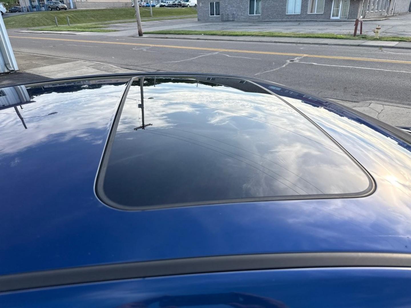 2018 BLUE HYUNDAI SONATA SPORT (5NPE34AF1JH) with an 2.4L engine, Automatic transmission, located at 501 E. Columbia St., Springfield, OH, 45503, (800) 262-7122, 39.925262, -83.801796 - *** 1 Owner w/ 21 Service Records *** Apply CarPlay *** Blind Spot Monitoring *** New Battery *** New Brakes *** New Tie Rod ends *** New Air and Cabin Filter *** Oil Change *** STANDARD FEATURES: ADVANCED SAFETY TECHNOLOGY Blind Spot Detection System w/ Rear Cross-Traffic Alert INCLUDED Vehi- Photo#14