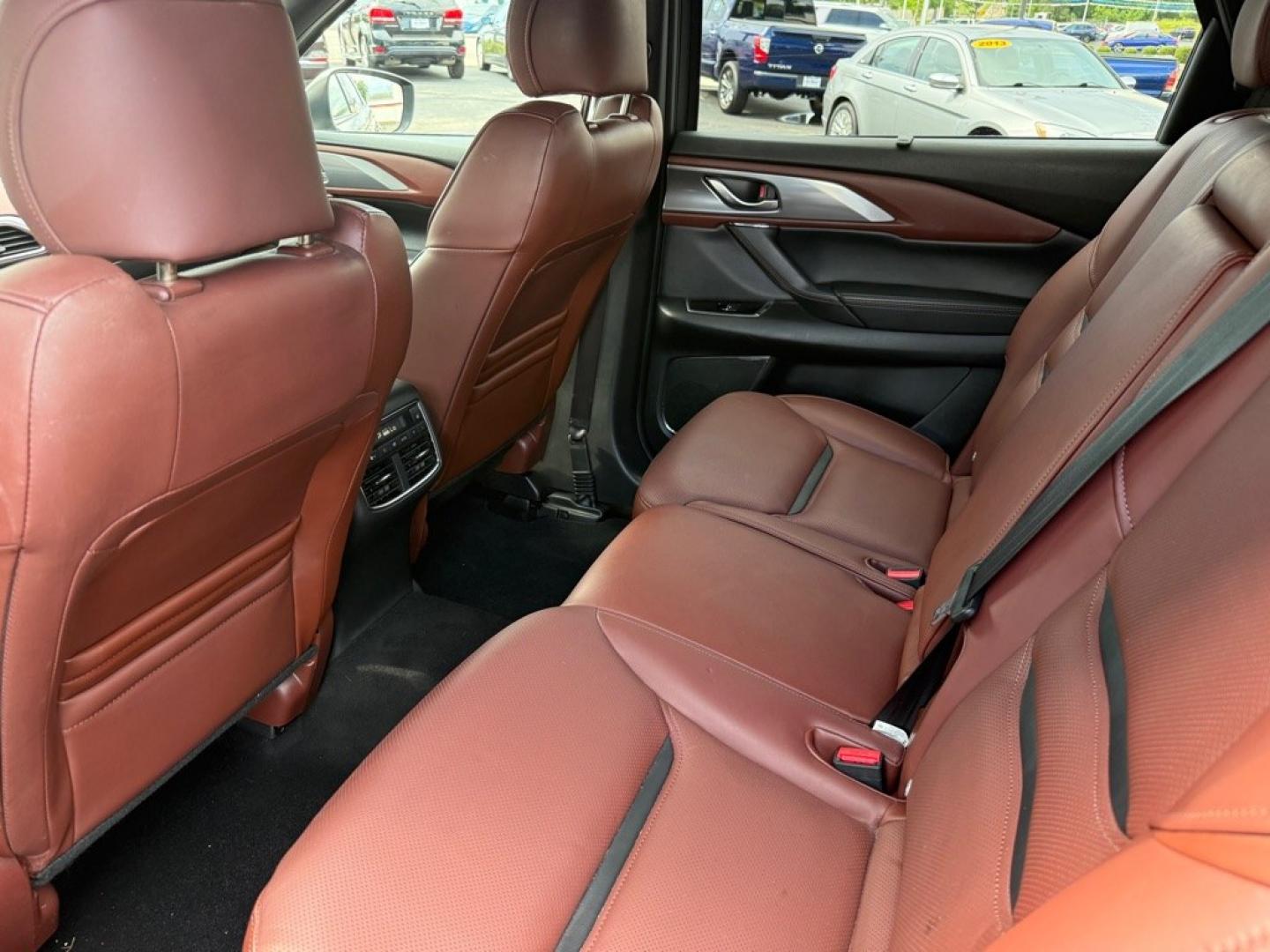 2019 GRAY MAZDA CX-9 SIGNATURE (JM3TCBEY7K0) with an 2.5L engine, Automatic transmission, located at 501 E. Columbia St., Springfield, OH, 45503, (800) 262-7122, 39.925262, -83.801796 - *** Signature *** 36 Service Records on CarFax *** All Wheel Drive *** Moonroof *** Leather *** Heated and Cooled Seating *** Back Up Camera *** Premium Audio *** Tune Up *** New Brakes *** New Wipers *** Oil Change *** Inspection *** New Cabin and Air filter *** Jay North Auto has offered hand- Photo#8
