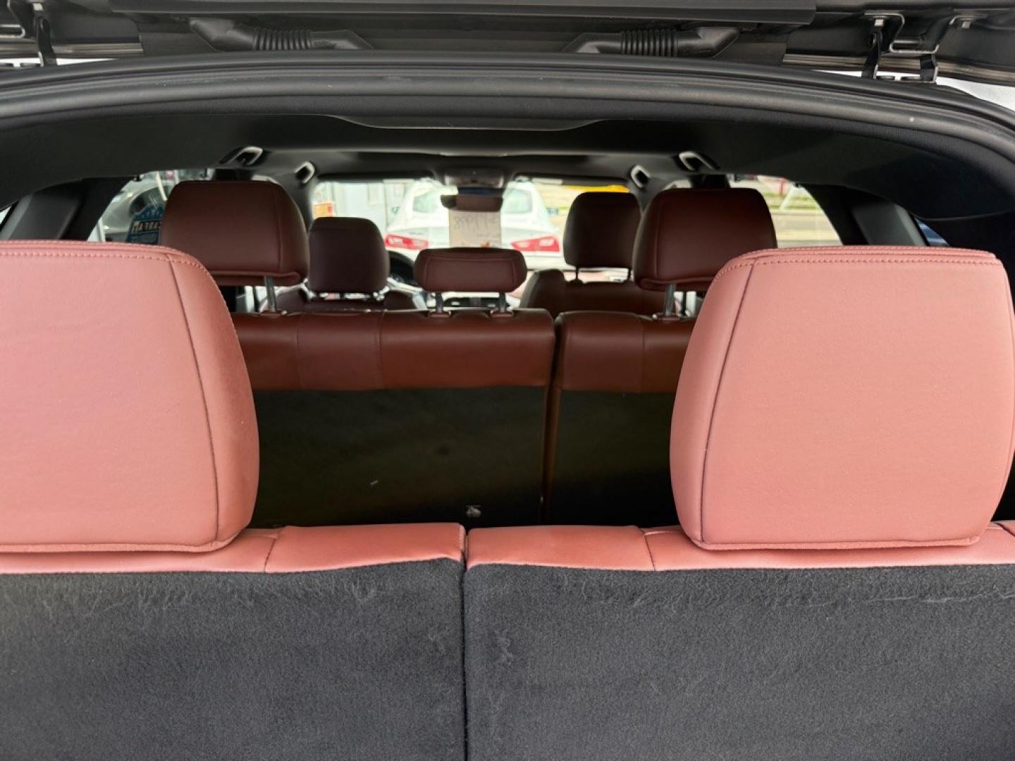 2019 GRAY MAZDA CX-9 SIGNATURE (JM3TCBEY7K0) with an 2.5L engine, Automatic transmission, located at 501 E. Columbia St., Springfield, OH, 45503, (800) 262-7122, 39.925262, -83.801796 - *** Signature *** 36 Service Records on CarFax *** All Wheel Drive *** Moonroof *** Leather *** Heated and Cooled Seating *** Back Up Camera *** Premium Audio *** Tune Up *** New Brakes *** New Wipers *** Oil Change *** Inspection *** New Cabin and Air filter *** Jay North Auto has offered hand- Photo#11