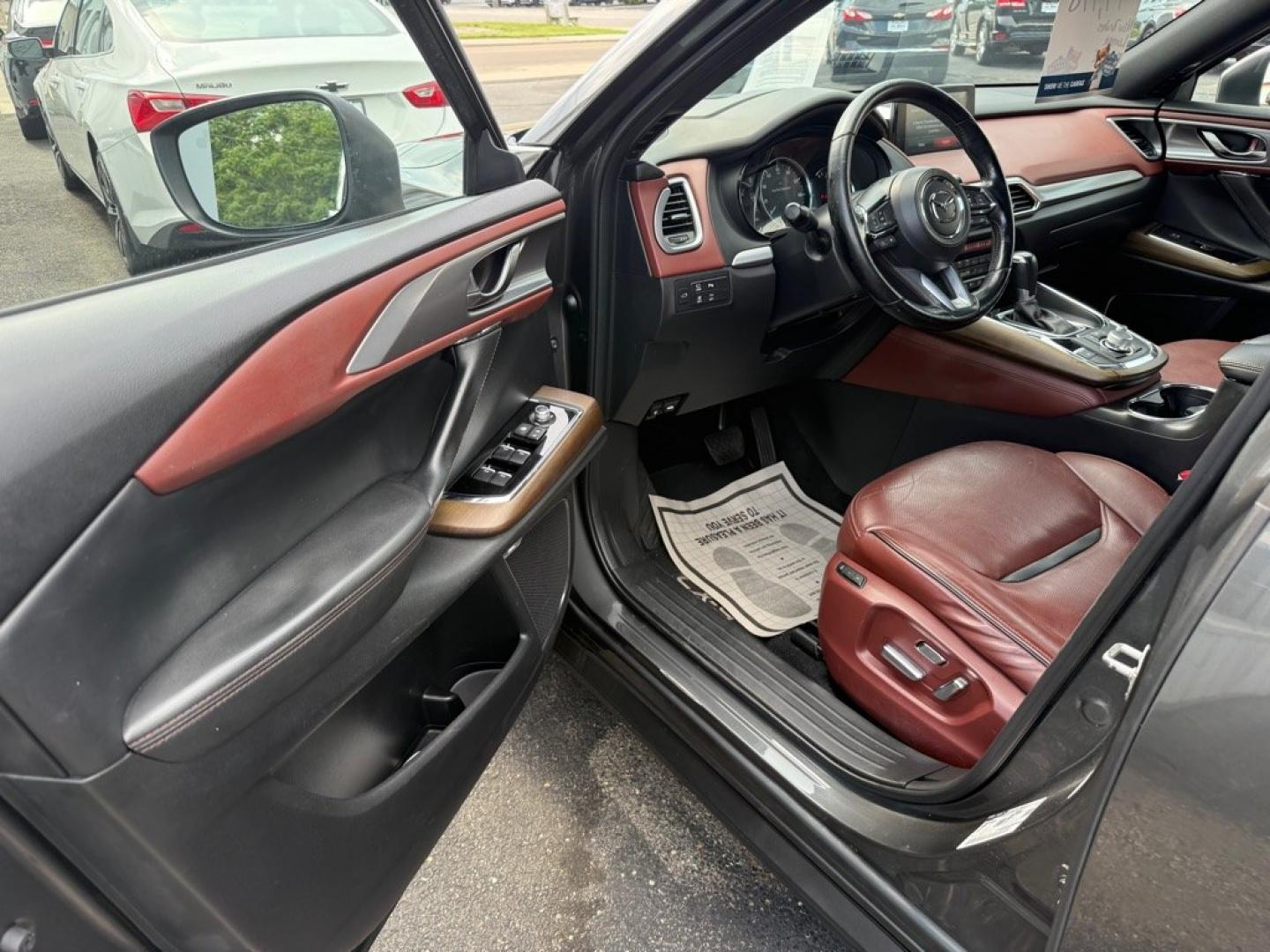 2019 GRAY MAZDA CX-9 SIGNATURE (JM3TCBEY7K0) with an 2.5L engine, Automatic transmission, located at 501 E. Columbia St., Springfield, OH, 45503, (800) 262-7122, 39.925262, -83.801796 - *** Signature *** 36 Service Records on CarFax *** All Wheel Drive *** Moonroof *** Leather *** Heated and Cooled Seating *** Back Up Camera *** Premium Audio *** Tune Up *** New Brakes *** New Wipers *** Oil Change *** Inspection *** New Cabin and Air filter *** Jay North Auto has offered hand- Photo#12