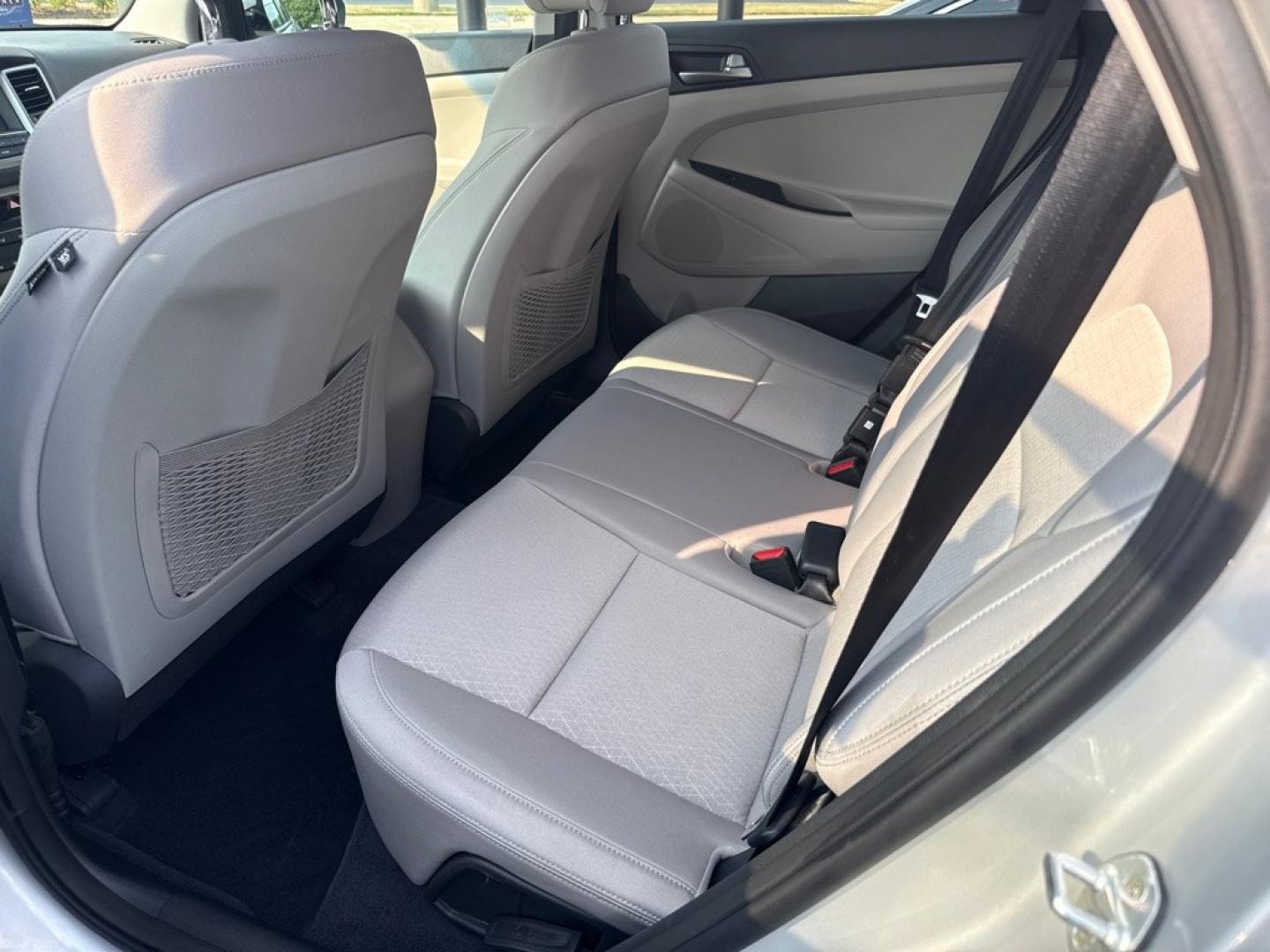 2018 SILVER HYUNDAI TUCSON SEL (KM8J33A41JU) with an 2.0L engine, Automatic transmission, located at 501 E. Columbia St., Springfield, OH, 45503, (800) 262-7122, 39.925262, -83.801796 - *** 1- Owner W/ Clean CarFax and 22 Dealer Service Records *** Back Up Camera *** Apple CarPlay *** SEL *** FWD *** New Cabin and Air Filter *** Inspection *** Jay North Auto has offered hand picked vehicles since 1965! Our customer's enjoy a NO pressure buying experience with a small town feel- Photo#9