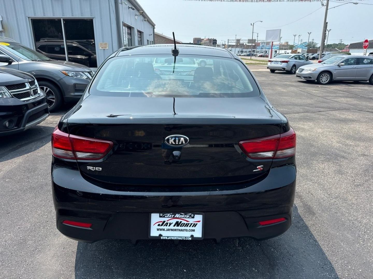2020 BLACK KIA RIO S (3KPA24AD6LE) with an 1.6L engine, Continuously Variable transmission, located at 501 E. Columbia St., Springfield, OH, 45503, (800) 262-7122, 39.925262, -83.801796 - *** 1 Owner *** Clean CarFax *** New Brakes *** New Air and Cabin Filter *** Apple CarPlay *** Cruise Control *** 33-41 MPG *** Jay North Auto has offered hand picked vehicles since 1965! Our customer's enjoy a NO pressure buying experience with a small town feel. We are a preferred dealer for- Photo#4