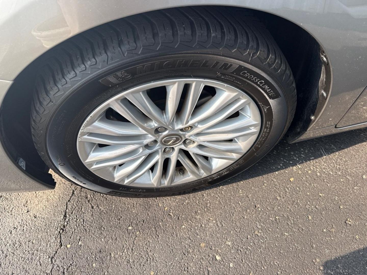 2015 GRAY LEXUS ES 350 (JTHBK1GG3F2) with an 3.5L engine, Automatic transmission, located at 501 E. Columbia St., Springfield, OH, 45503, (800) 262-7122, 39.925262, -83.801796 - *** Moonroof *** 3.5L V6 *** Back up camera *** Heated and Cooled Seating *** Oil change *** New Cabin and Air filter *** Leather *** Premium Audio *** Navigation *** Excellent Vehicles!!! *** Jay North Auto has offered hand picked vehicles since 1965! Our customer's enjoy a NO pressure buying- Photo#3