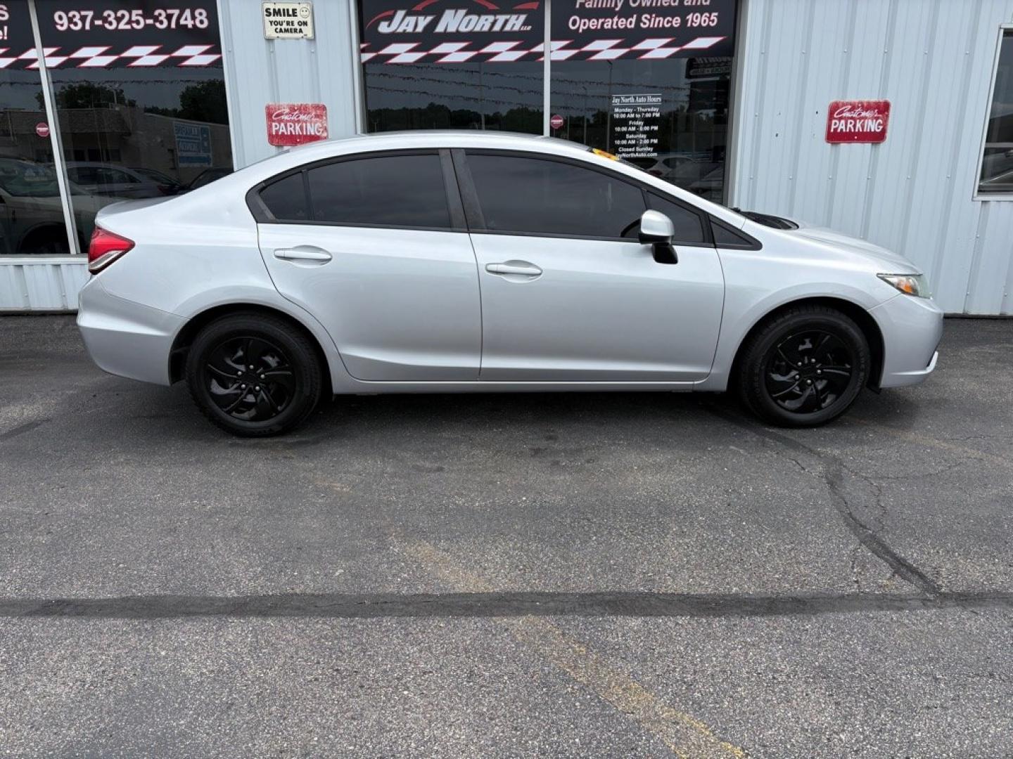 2013 SILVER HONDA CIVIC LX (19XFB2F59DE) with an 1.8L engine, Automatic transmission, located at 501 E. Columbia St., Springfield, OH, 45503, (800) 262-7122, 39.925262, -83.801796 - *** Clean CarFax *** New Brakes *** New Wipers *** Inspection *** LX *** Automatic *** 1.8L *** Jay North Auto has offered hand picked vehicles since 1965! Our customer's enjoy a NO pressure buying experience with a small town feel. We are a preferred dealer for many local credit unions and le- Photo#1