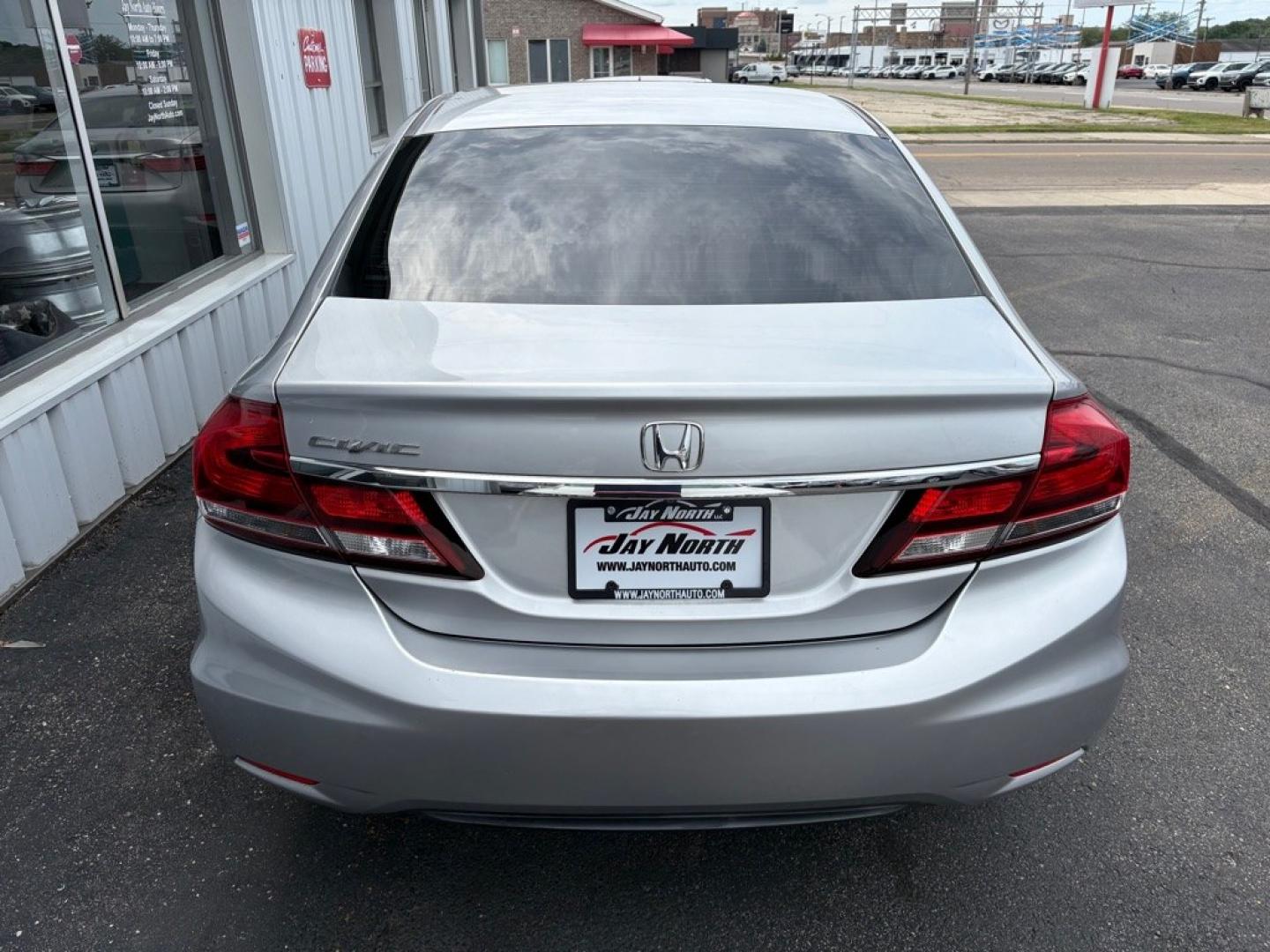 2013 SILVER HONDA CIVIC LX (19XFB2F59DE) with an 1.8L engine, Automatic transmission, located at 501 E. Columbia St., Springfield, OH, 45503, (800) 262-7122, 39.925262, -83.801796 - *** Clean CarFax *** New Brakes *** New Wipers *** Inspection *** LX *** Automatic *** 1.8L *** Jay North Auto has offered hand picked vehicles since 1965! Our customer's enjoy a NO pressure buying experience with a small town feel. We are a preferred dealer for many local credit unions and le- Photo#3