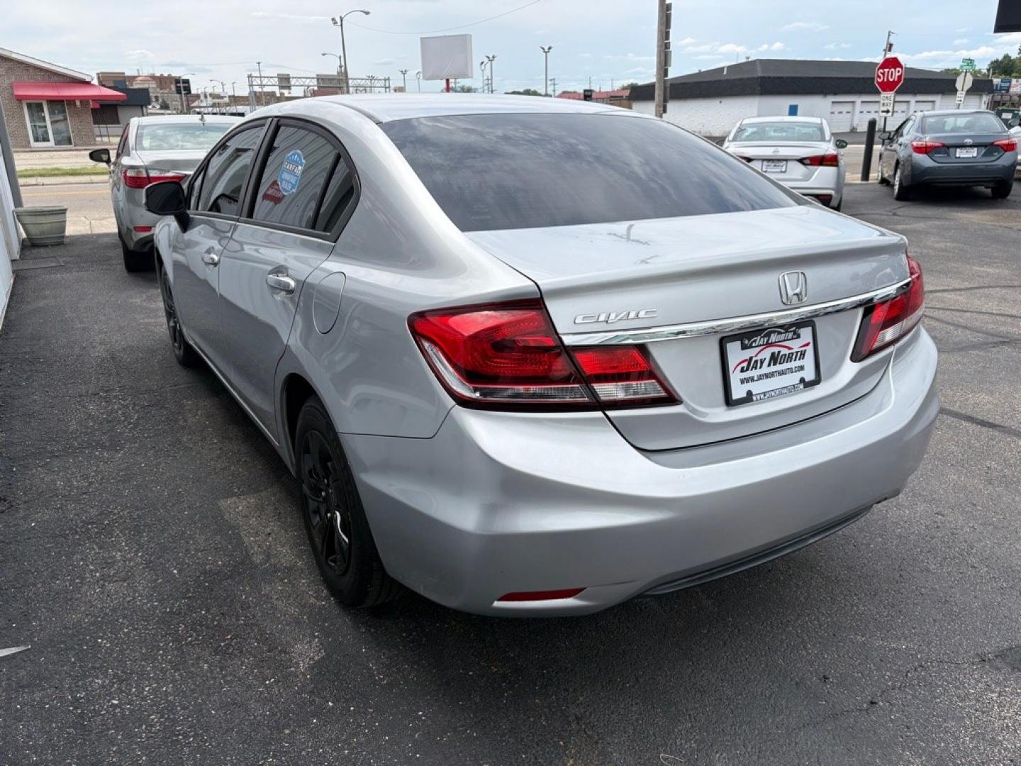 2013 SILVER HONDA CIVIC LX (19XFB2F59DE) with an 1.8L engine, Automatic transmission, located at 501 E. Columbia St., Springfield, OH, 45503, (800) 262-7122, 39.925262, -83.801796 - *** Clean CarFax *** New Brakes *** New Wipers *** Inspection *** LX *** Automatic *** 1.8L *** Jay North Auto has offered hand picked vehicles since 1965! Our customer's enjoy a NO pressure buying experience with a small town feel. We are a preferred dealer for many local credit unions and le- Photo#4