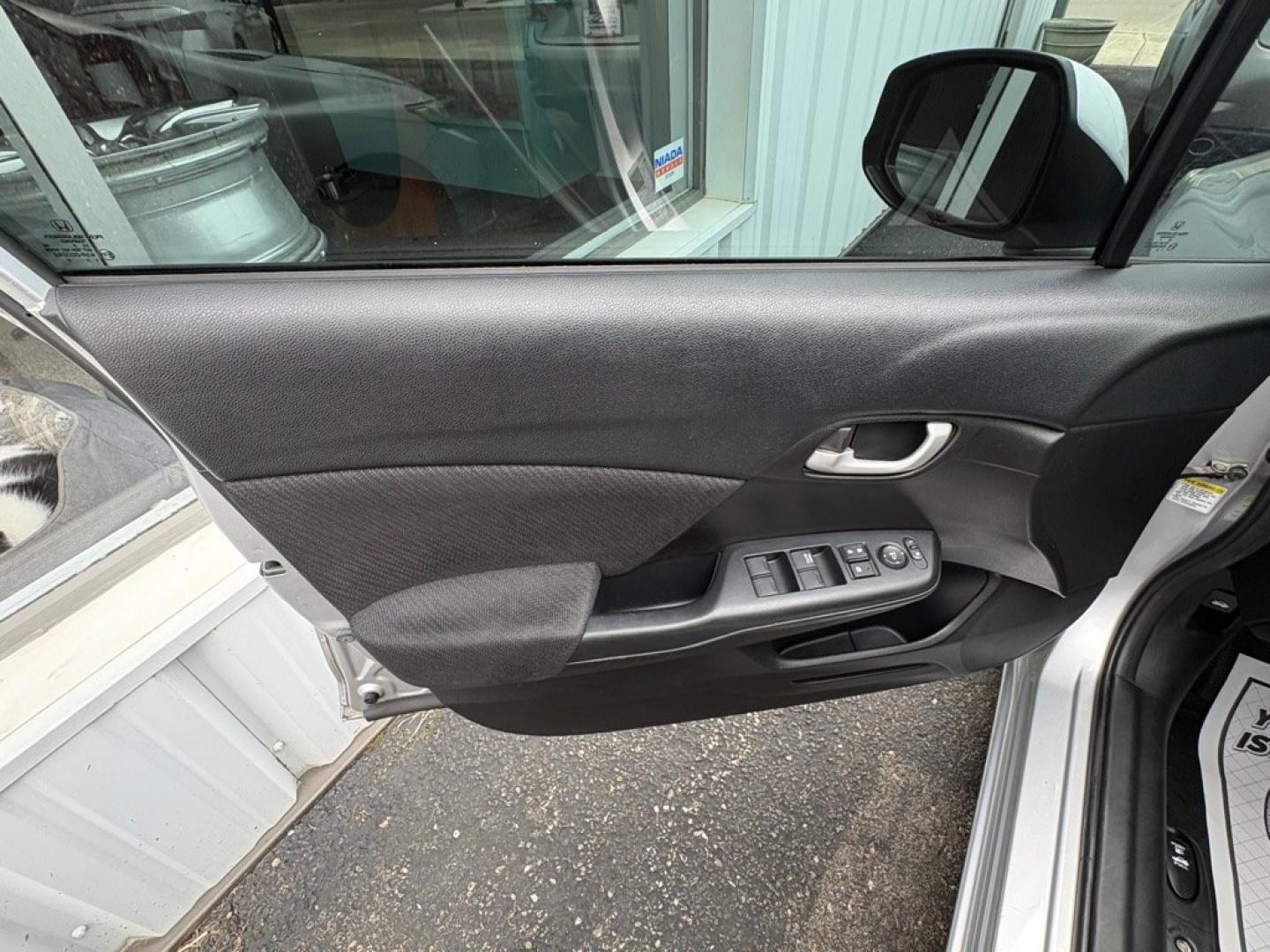 2013 SILVER HONDA CIVIC LX (19XFB2F59DE) with an 1.8L engine, Automatic transmission, located at 501 E. Columbia St., Springfield, OH, 45503, (800) 262-7122, 39.925262, -83.801796 - *** Clean CarFax *** New Brakes *** New Wipers *** Inspection *** LX *** Automatic *** 1.8L *** Jay North Auto has offered hand picked vehicles since 1965! Our customer's enjoy a NO pressure buying experience with a small town feel. We are a preferred dealer for many local credit unions and le- Photo#7