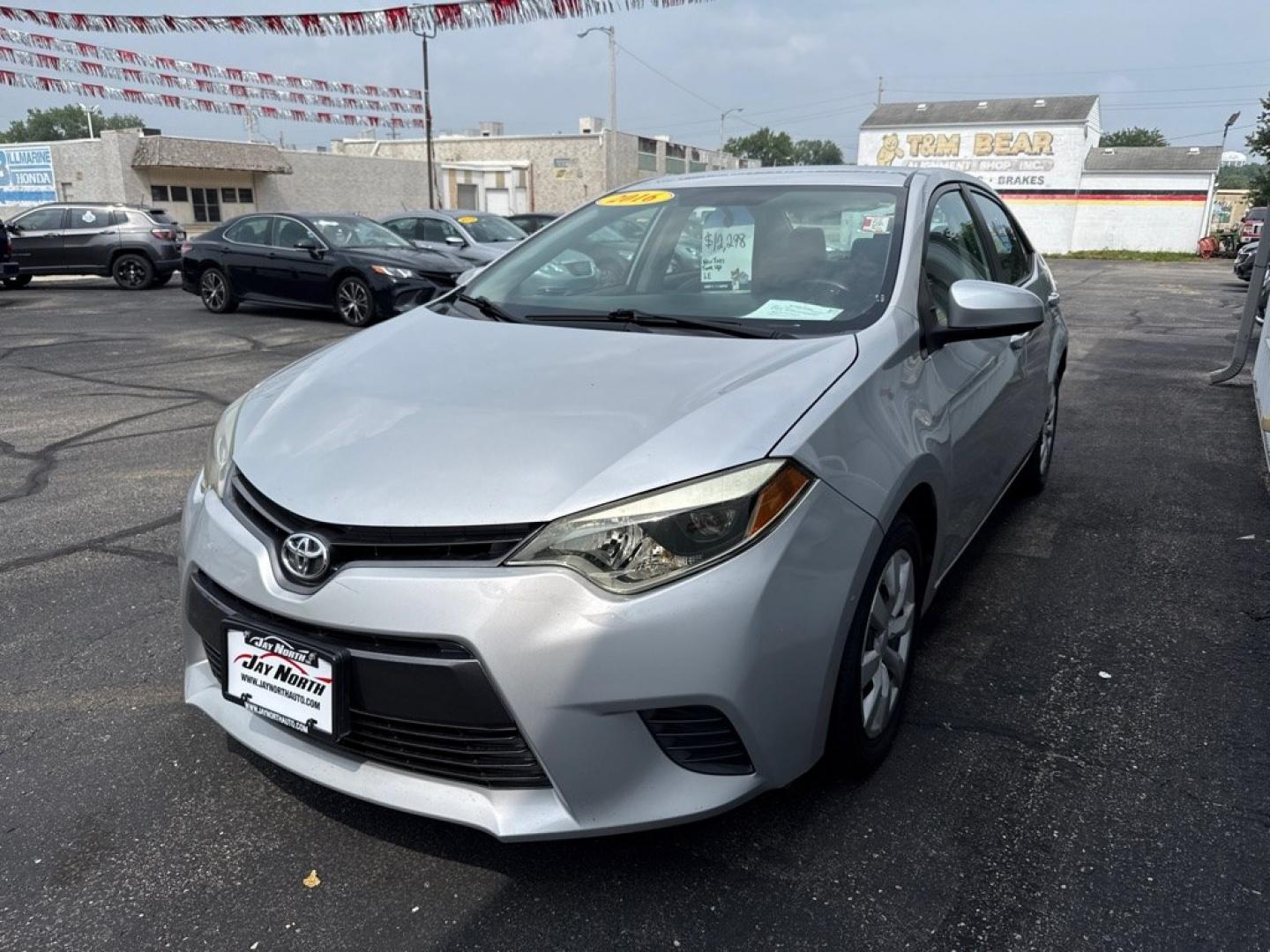 2016 SILVER TOYOTA COROLLA LE (2T1BURHEXGC) with an 1.8L engine, Automatic transmission, located at 501 E. Columbia St., Springfield, OH, 45503, (800) 262-7122, 39.925262, -83.801796 - *** New Tires *** Tune Up *** New Wipers *** Clean CarFax with 19 Service Records *** New Cabin and Air filter *** New Brakes *** New Battery *** Automatic *** LE *** Jay North Auto has offered hand picked vehicles since 1965! Our customer's enjoy a NO pressure buying experience with a small to- Photo#2