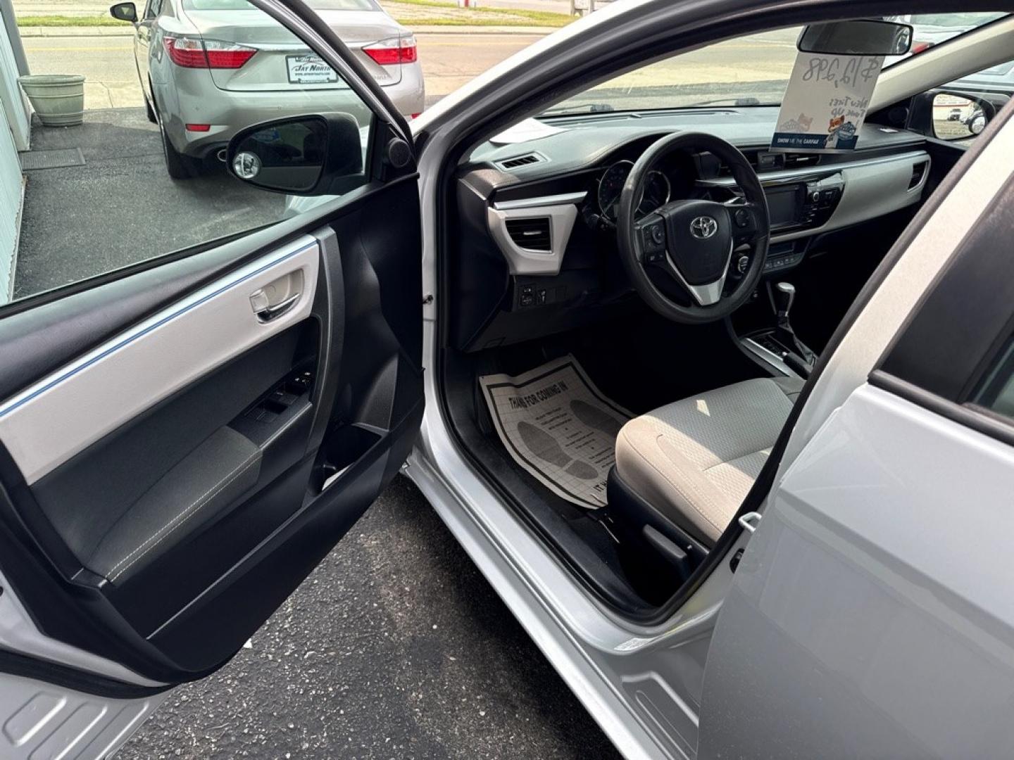 2016 SILVER TOYOTA COROLLA LE (2T1BURHEXGC) with an 1.8L engine, Automatic transmission, located at 501 E. Columbia St., Springfield, OH, 45503, (800) 262-7122, 39.925262, -83.801796 - *** New Tires *** Tune Up *** New Wipers *** Clean CarFax with 19 Service Records *** New Cabin and Air filter *** New Brakes *** New Battery *** Automatic *** LE *** Jay North Auto has offered hand picked vehicles since 1965! Our customer's enjoy a NO pressure buying experience with a small to- Photo#11