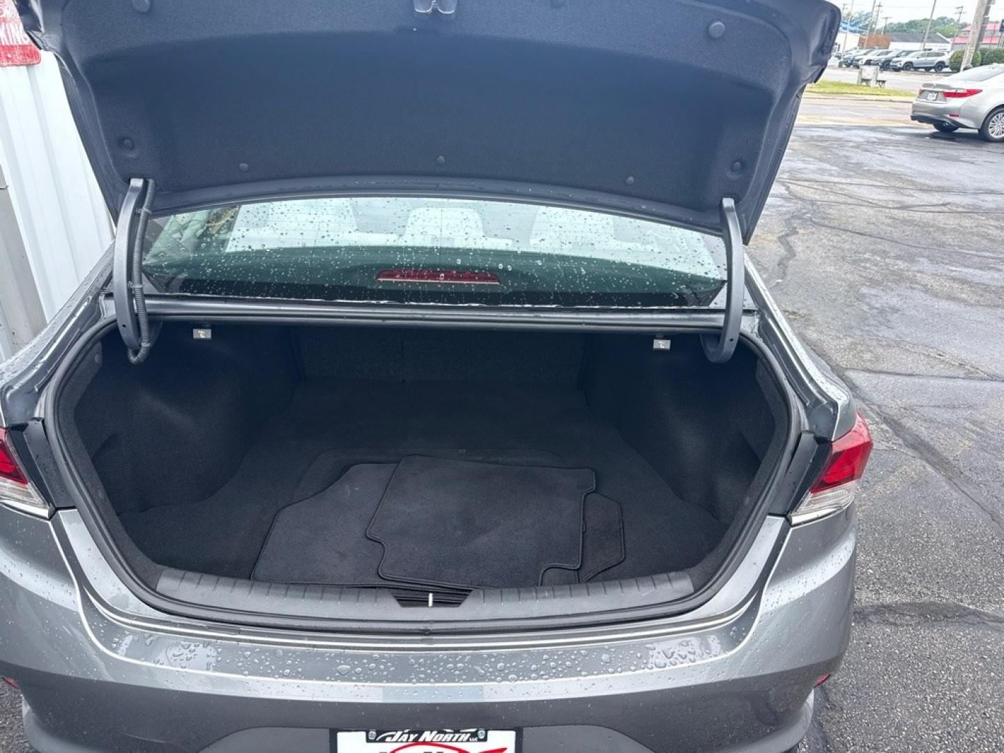 2018 GRAY HYUNDAI SONATA SEL (5NPE34AF4JH) with an 2.4L engine, Automatic transmission, located at 501 E. Columbia St., Springfield, OH, 45503, (800) 262-7122, 39.925262, -83.801796 - *** New Tires *** Clean CarFax w/ 32 Service Records *** Tune Up *** New Oil Pan *** New Valve Cover Gasket *** New Wipers *** Oil Change w/ OEM Filter *** New Cabin and Air Filter *** Apple CarPlay *** Alloy Wheels *** Touchscreen *** Back Up Camera *** Jay North Auto has offered hand picked- Photo#6