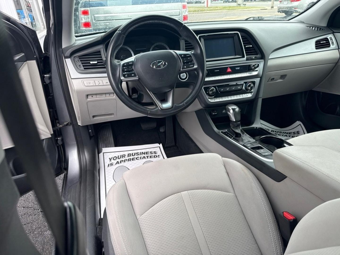 2018 GRAY HYUNDAI SONATA SEL (5NPE34AF4JH) with an 2.4L engine, Automatic transmission, located at 501 E. Columbia St., Springfield, OH, 45503, (800) 262-7122, 39.925262, -83.801796 - *** New Tires *** Clean CarFax w/ 32 Service Records *** Tune Up *** New Oil Pan *** New Valve Cover Gasket *** New Wipers *** Oil Change w/ OEM Filter *** New Cabin and Air Filter *** Apple CarPlay *** Alloy Wheels *** Touchscreen *** Back Up Camera *** Jay North Auto has offered hand picked- Photo#8