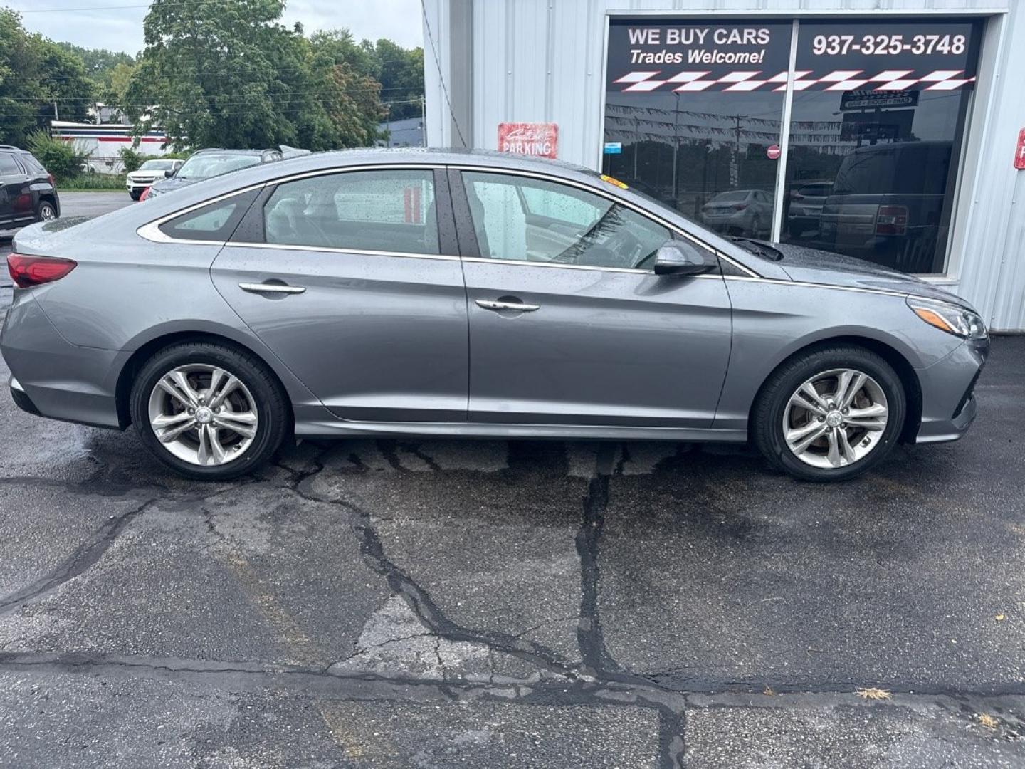 2018 GRAY HYUNDAI SONATA SEL (5NPE34AF4JH) with an 2.4L engine, Automatic transmission, located at 501 E. Columbia St., Springfield, OH, 45503, (800) 262-7122, 39.925262, -83.801796 - *** New Tires *** Clean CarFax w/ 32 Service Records *** Tune Up *** New Oil Pan *** New Valve Cover Gasket *** New Wipers *** Oil Change w/ OEM Filter *** New Cabin and Air Filter *** Apple CarPlay *** Alloy Wheels *** Touchscreen *** Back Up Camera *** Jay North Auto has offered hand picked- Photo#11