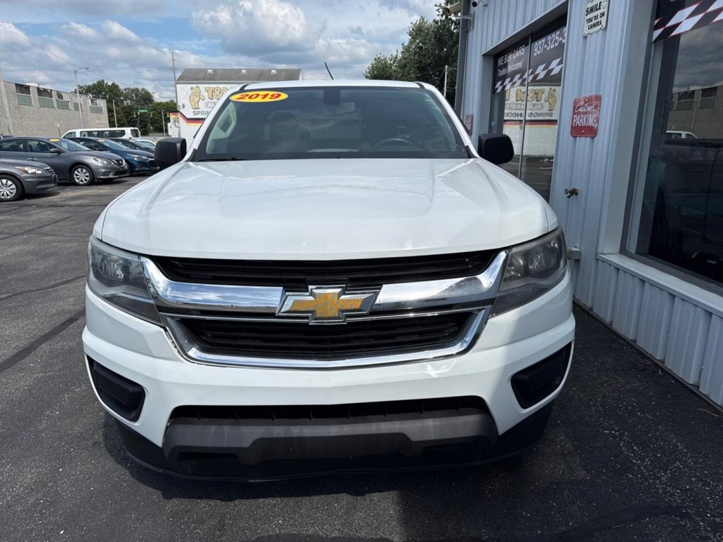 2019 WHITE CHEVROLET COLORADO (1GCHSBEA7K1) with an 2.5L engine, Automatic transmission, located at 501 E. Columbia St., Springfield, OH, 45503, (800) 262-7122, 39.925262, -83.801796 - *** New Tires *** New Front and Rear Brakes *** New Air and Cabin Filter *** Oil Change *** Inspection *** 2.5L *** Apple CarPlay *** Back Up Camera *** Power Seat *** Rear Jump Seats *** Jay North Auto has offered hand picked vehicles since 1965! Our customer's enjoy a NO pressure buying experie- Photo#1