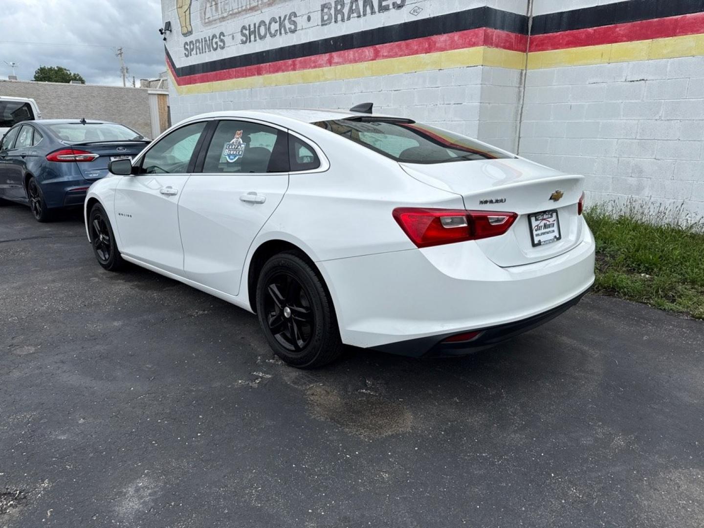 2023 WHITE CHEVROLET MALIBU LS (1G1ZC5ST6PF) with an 1.5L engine, Continuously Variable transmission, located at 501 E. Columbia St., Springfield, OH, 45503, (800) 262-7122, 39.925262, -83.801796 - ***1-Owner***Clean Carfax***LS***Tune Up***New Air Filter***New Cabin Air Filter***Fresh Oil Change***Apple CarPlay***Lane Keep Assist w/ Lane Departure Warning***Forward Collision Alert***35MPG!!!*** Jay North Auto has offered hand picked vehicles since 1965! Our customer's enjoy a NO pressure b- Photo#4