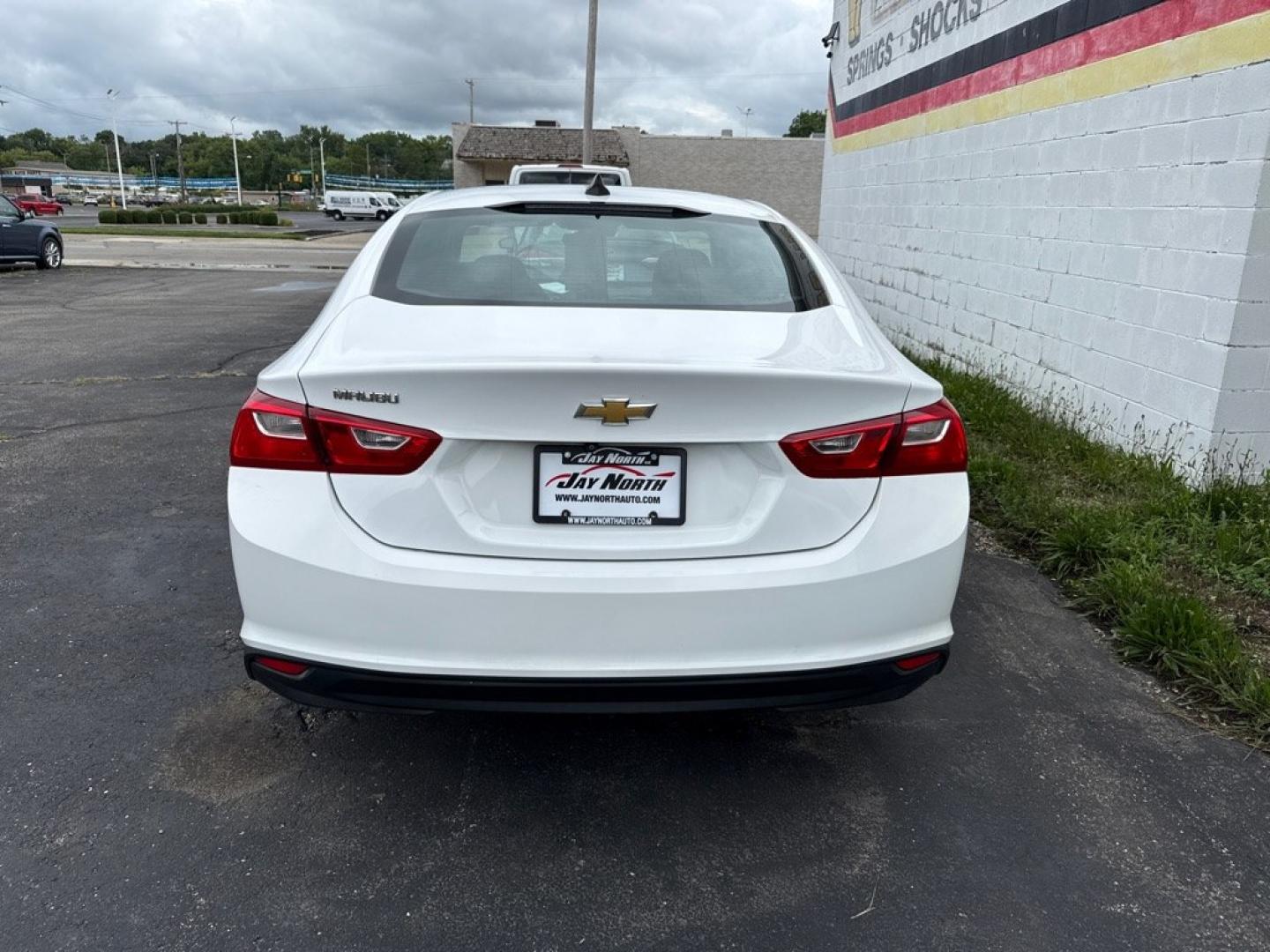 2023 WHITE CHEVROLET MALIBU LS (1G1ZC5ST6PF) with an 1.5L engine, Continuously Variable transmission, located at 501 E. Columbia St., Springfield, OH, 45503, (800) 262-7122, 39.925262, -83.801796 - ***1-Owner***Clean Carfax***LS***Tune Up***New Air Filter***New Cabin Air Filter***Fresh Oil Change***Apple CarPlay***Lane Keep Assist w/ Lane Departure Warning***Forward Collision Alert***35MPG!!!*** Jay North Auto has offered hand picked vehicles since 1965! Our customer's enjoy a NO pressure b- Photo#5