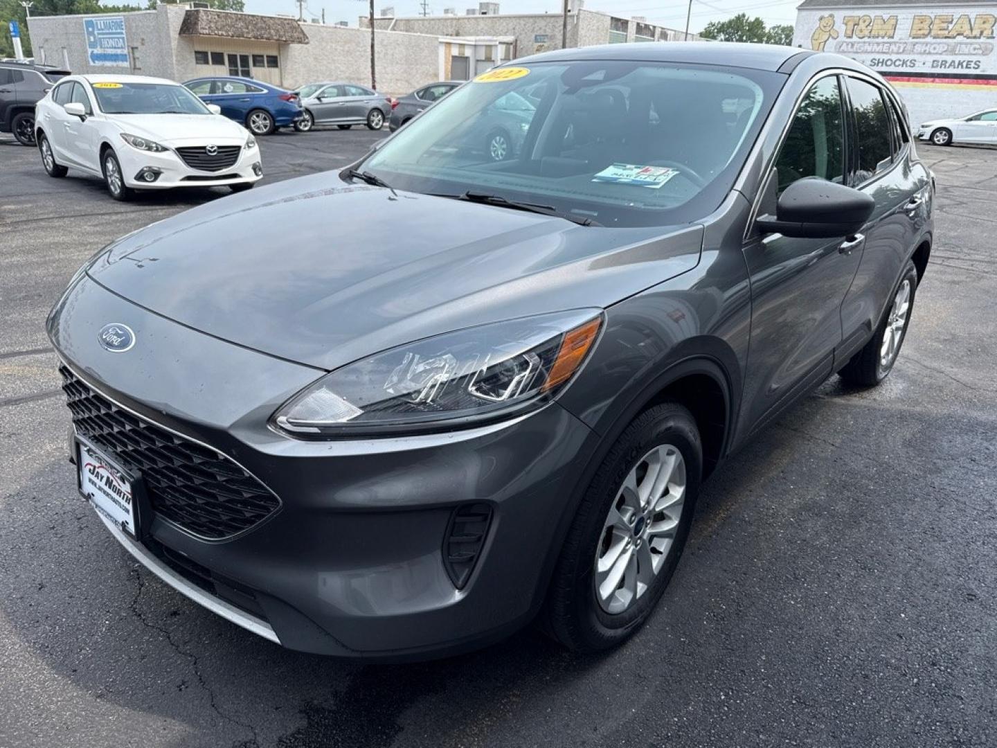 2022 GRAY FORD ESCAPE SE HYBRID (1FMCU9BZ6NU) with an 2.5L engine, Continuously Variable transmission, located at 501 E. Columbia St., Springfield, OH, 45503, (800) 262-7122, 39.925262, -83.801796 - *** Clean CarFax *** Hybrid *** AWD *** Blind Spot *** Back Up Camera *** NICE! *** Jay North Auto has offered hand picked vehicles since 1965! Our customer's enjoy a NO pressure buying experience with a small town feel. We are a preferred dealer for many local credit unions and lenders. Bad c- Photo#1