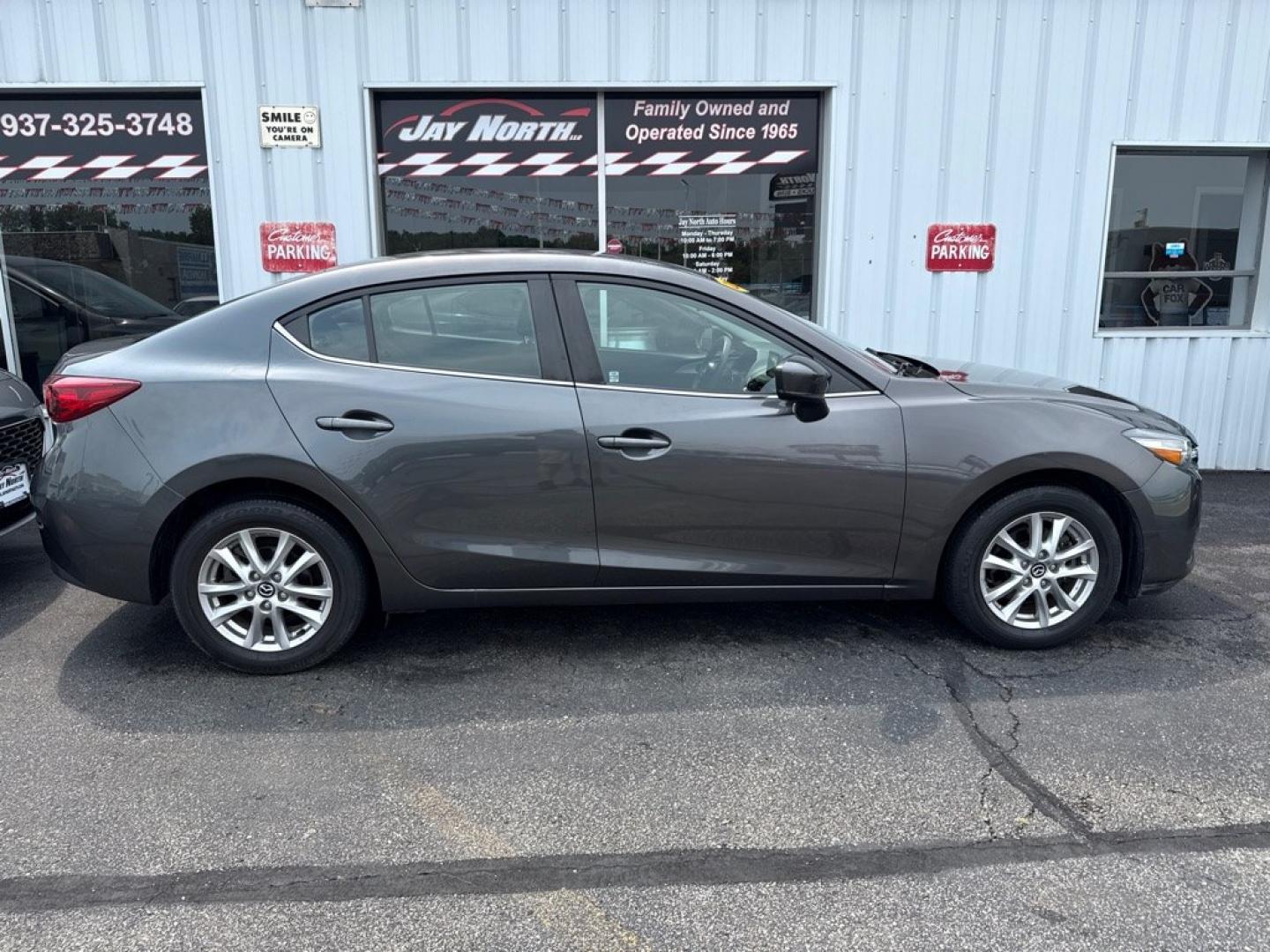 2018 GRAY MAZDA 3 SPORT (3MZBN1U79JM) with an 2.0L engine, Automatic transmission, located at 501 E. Columbia St., Springfield, OH, 45503, (800) 262-7122, 39.925262, -83.801796 - *** 1 Owner *** New Tires *** Back Up Camera *** Automatic *** Alloy Wheels *** Jay North Auto has offered hand picked vehicles since 1965! Our customer's enjoy a NO pressure buying experience with a small town feel. We are a preferred dealer for many local credit unions and lenders. Bad credi- Photo#5