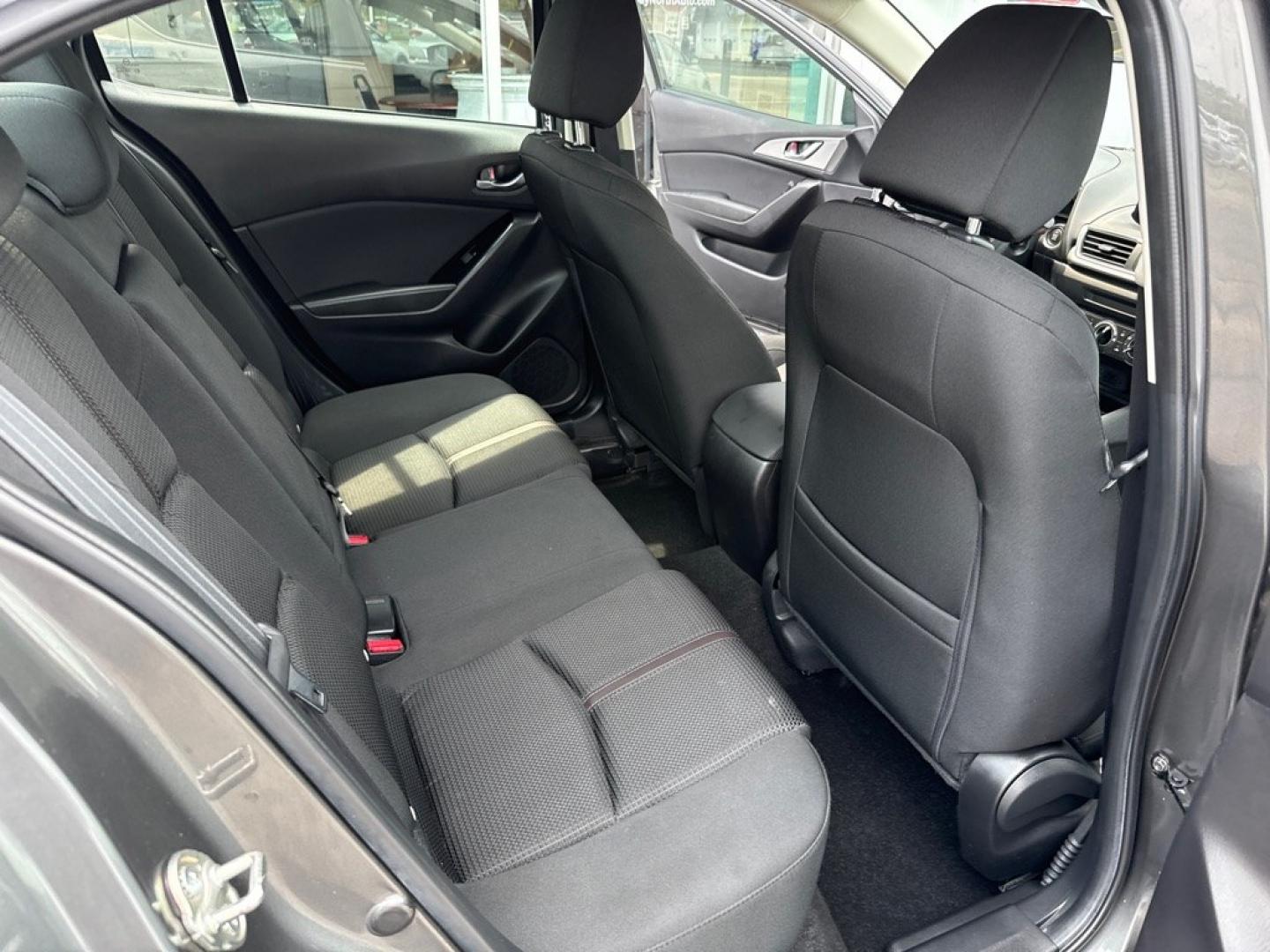 2018 GRAY MAZDA 3 SPORT (3MZBN1U79JM) with an 2.0L engine, Automatic transmission, located at 501 E. Columbia St., Springfield, OH, 45503, (800) 262-7122, 39.925262, -83.801796 - *** 1 Owner *** New Tires *** Back Up Camera *** Automatic *** Alloy Wheels *** Jay North Auto has offered hand picked vehicles since 1965! Our customer's enjoy a NO pressure buying experience with a small town feel. We are a preferred dealer for many local credit unions and lenders. Bad credi- Photo#12