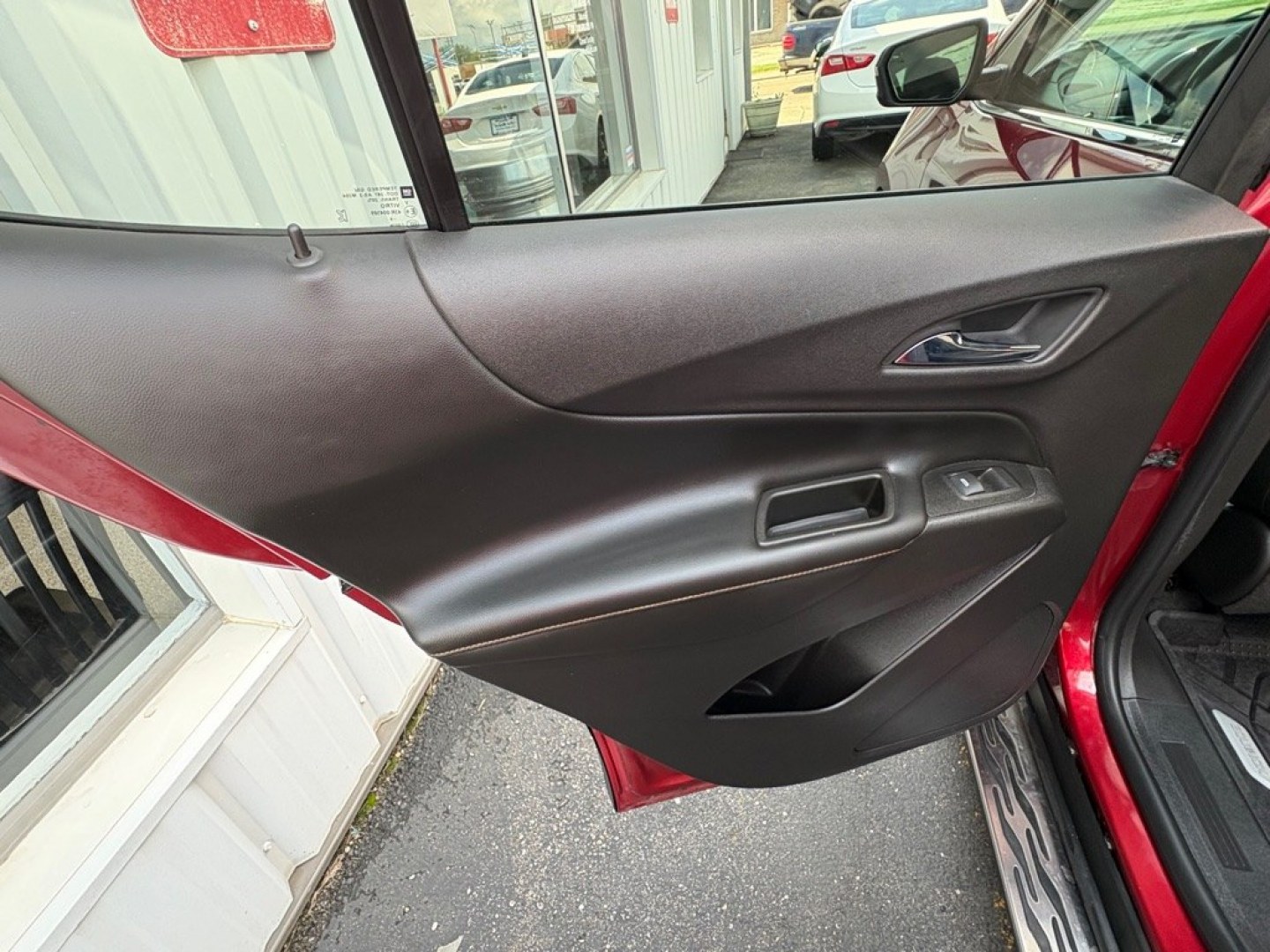 2018 RED CHEVROLET EQUINOX PREMIER (3GNAXMEV2JL) with an 1.5L engine, Automatic transmission, located at 501 E. Columbia St., Springfield, OH, 45503, (800) 262-7122, 39.925262, -83.801796 - ***1-Owner***PREMIER***LOADED***Heated and Cooled Leather Seating***Wireless Charging***Premium Sound System***Power Lift Gate***Heated Steering Wheel***Remote Start***Memory Seats*** Jay North Auto has offered hand picked vehicles since 1965! Our customer's enjoy a NO pressure buying experience- Photo#10