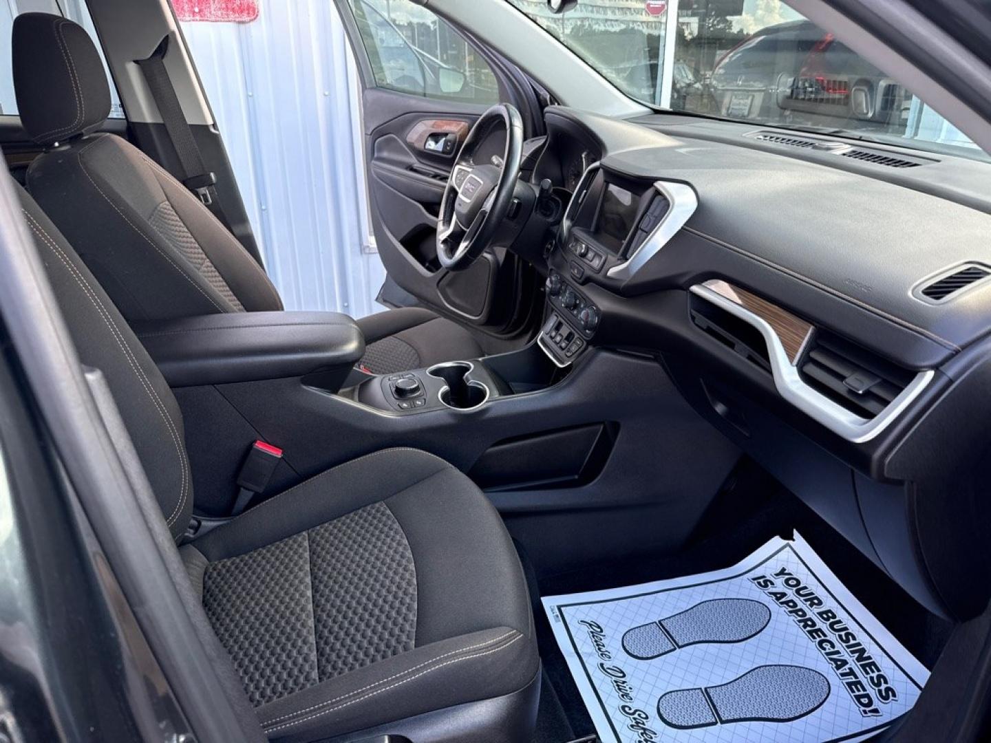 2019 GRAY GMC TERRAIN SLE (3GKALMEV1KL) with an 1.5L engine, Automatic transmission, located at 501 E. Columbia St., Springfield, OH, 45503, (800) 262-7122, 39.925262, -83.801796 - *** SLE *** Remote Start *** FWD *** Jay North Auto has offered hand picked vehicles since 1965! Our customer's enjoy a NO pressure buying experience with a small town feel. We are a preferred dealer for many local credit unions and lenders. Bad credit? No Credit/First time buyer? Open or clos- Photo#14