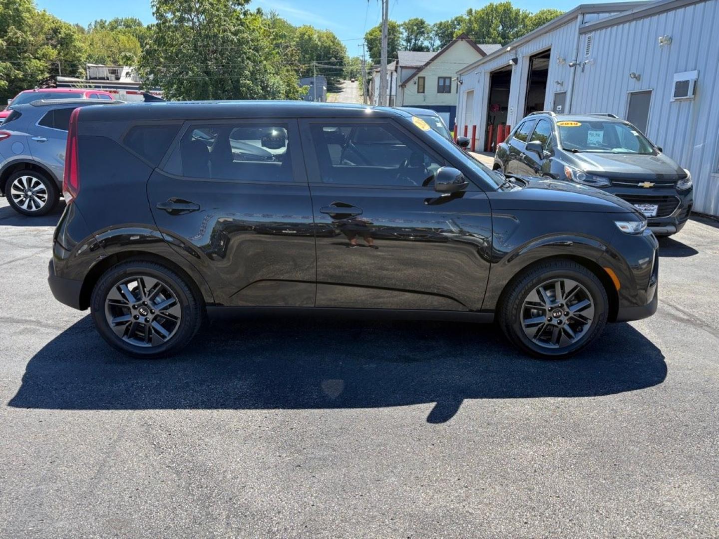2021 BLACK KIA SOUL EX (KNDJ33AU3M7) with an 2.0L engine, Continuously Variable transmission, located at 501 E. Columbia St., Springfield, OH, 45503, (800) 262-7122, 39.925262, -83.801796 - *** New Brakes *** New Valve Cover gasket *** New Cabin and Air filter *** Oil change *** Inspection *** New Wipers *** Tune Up *** Power Driver's Seat w/ Power Lumbar Included- Power Sunroof with Sunshade Included- Forward Collision-Avoidance Assist-Car Included- Blind-Spot Collision Warning (B- Photo#1