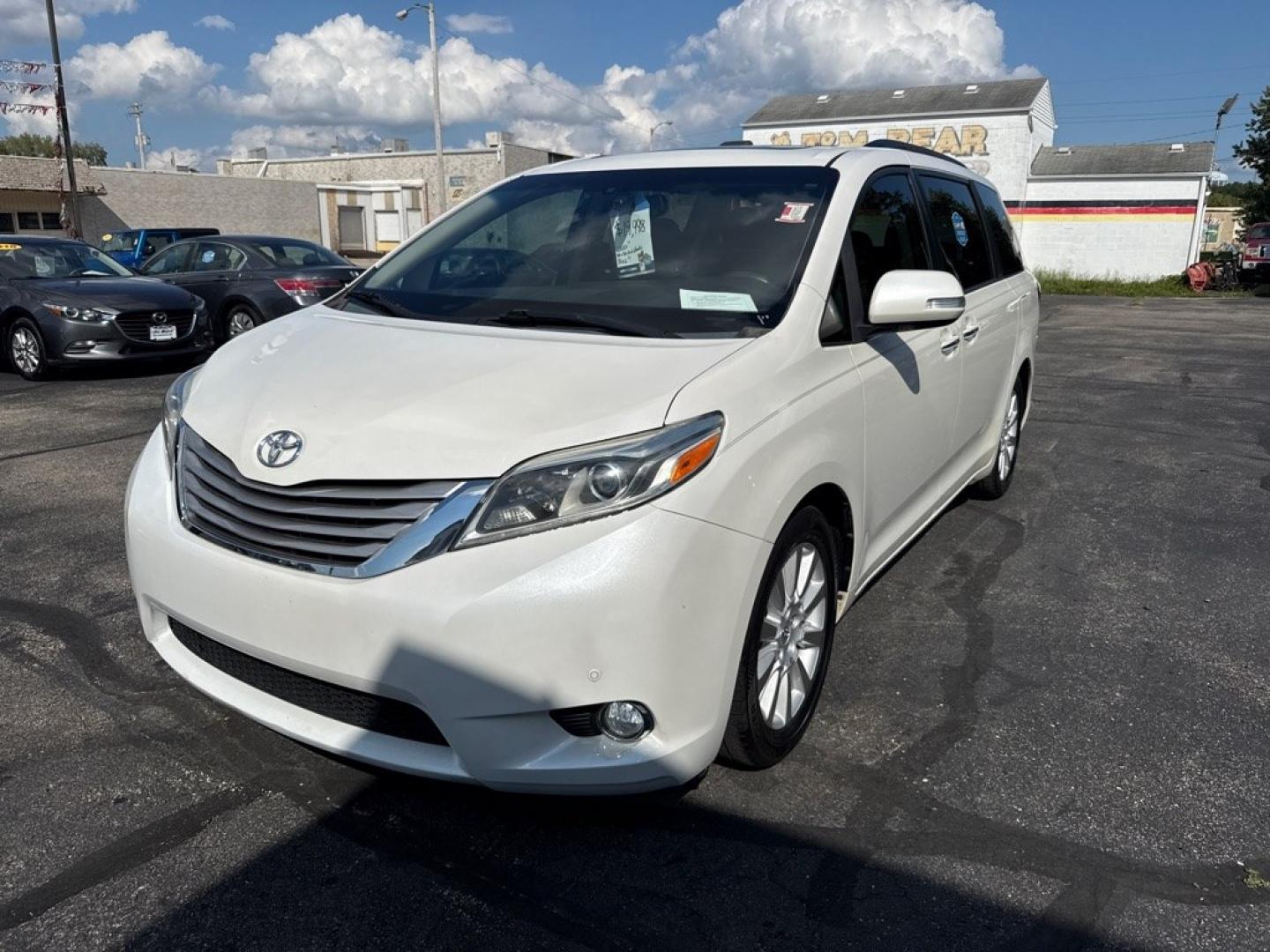 2015 WHITE TOYOTA SIENNA LIMITED PREMIUM (5TDYK3DC9FS) with an 3.5L engine, Automatic transmission, located at 501 E. Columbia St., Springfield, OH, 45503, (800) 262-7122, 39.925262, -83.801796 - *** Limited Premium *** Loaded!! *** New Brakes *** Oil Change *** New Battery *** New Front lower Control Arms *** New Front Struts *** New Rear Shocks *** New Cabin and Air Filter *** New Headlight Ballast and Bulbs *** Leather *** Moonroof *** Loaded *** NICE *** Jay North Auto has offered ha- Photo#2