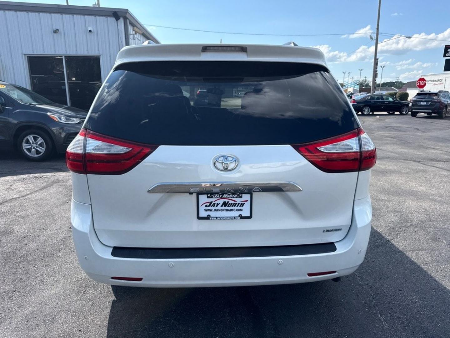 2015 WHITE TOYOTA SIENNA LIMITED PREMIUM (5TDYK3DC9FS) with an 3.5L engine, Automatic transmission, located at 501 E. Columbia St., Springfield, OH, 45503, (800) 262-7122, 39.925262, -83.801796 - *** Limited Premium *** Loaded!! *** New Brakes *** Oil Change *** New Battery *** New Front lower Control Arms *** New Front Struts *** New Rear Shocks *** New Cabin and Air Filter *** New Headlight Ballast and Bulbs *** Leather *** Moonroof *** Loaded *** NICE *** Jay North Auto has offered ha- Photo#5
