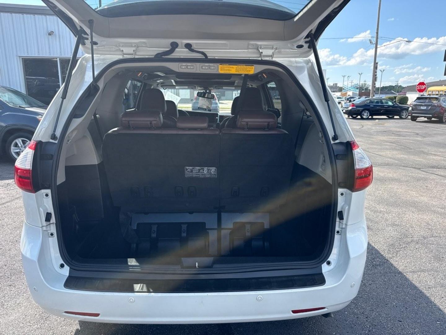 2015 WHITE TOYOTA SIENNA LIMITED PREMIUM (5TDYK3DC9FS) with an 3.5L engine, Automatic transmission, located at 501 E. Columbia St., Springfield, OH, 45503, (800) 262-7122, 39.925262, -83.801796 - *** Limited Premium *** Loaded!! *** New Brakes *** Oil Change *** New Battery *** New Front lower Control Arms *** New Front Struts *** New Rear Shocks *** New Cabin and Air Filter *** New Headlight Ballast and Bulbs *** Leather *** Moonroof *** Loaded *** NICE *** Jay North Auto has offered ha- Photo#7