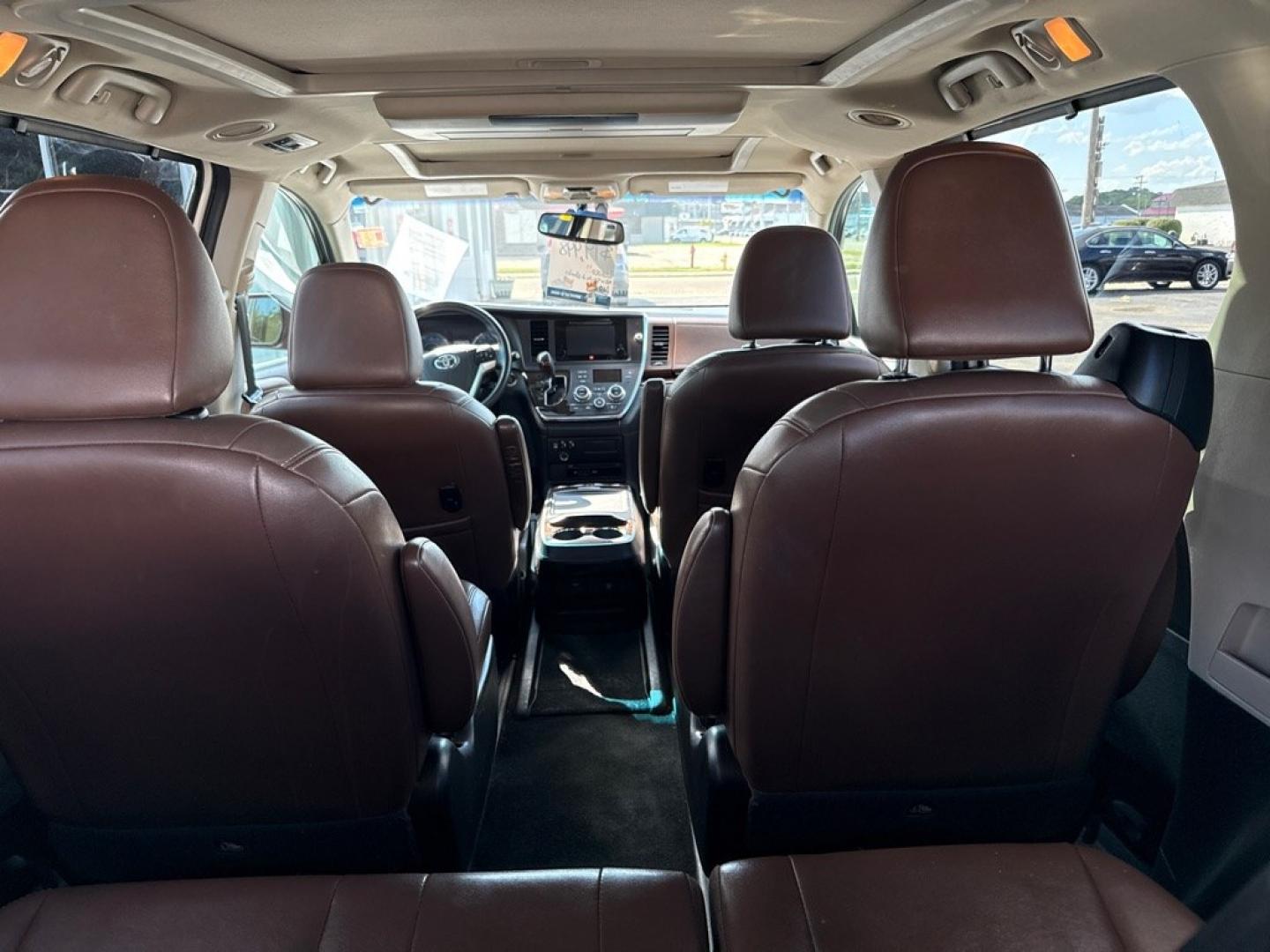 2015 WHITE TOYOTA SIENNA LIMITED PREMIUM (5TDYK3DC9FS) with an 3.5L engine, Automatic transmission, located at 501 E. Columbia St., Springfield, OH, 45503, (800) 262-7122, 39.925262, -83.801796 - *** Limited Premium *** Loaded!! *** New Brakes *** Oil Change *** New Battery *** New Front lower Control Arms *** New Front Struts *** New Rear Shocks *** New Cabin and Air Filter *** New Headlight Ballast and Bulbs *** Leather *** Moonroof *** Loaded *** NICE *** Jay North Auto has offered ha- Photo#8
