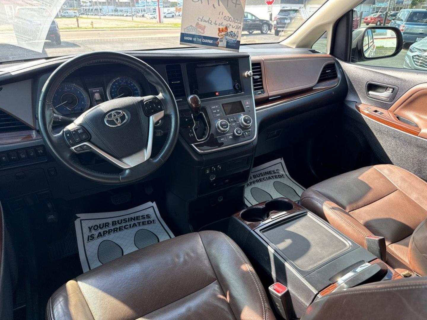2015 WHITE TOYOTA SIENNA LIMITED PREMIUM (5TDYK3DC9FS) with an 3.5L engine, Automatic transmission, located at 501 E. Columbia St., Springfield, OH, 45503, (800) 262-7122, 39.925262, -83.801796 - *** Limited Premium *** Loaded!! *** New Brakes *** Oil Change *** New Battery *** New Front lower Control Arms *** New Front Struts *** New Rear Shocks *** New Cabin and Air Filter *** New Headlight Ballast and Bulbs *** Leather *** Moonroof *** Loaded *** NICE *** Jay North Auto has offered ha- Photo#11