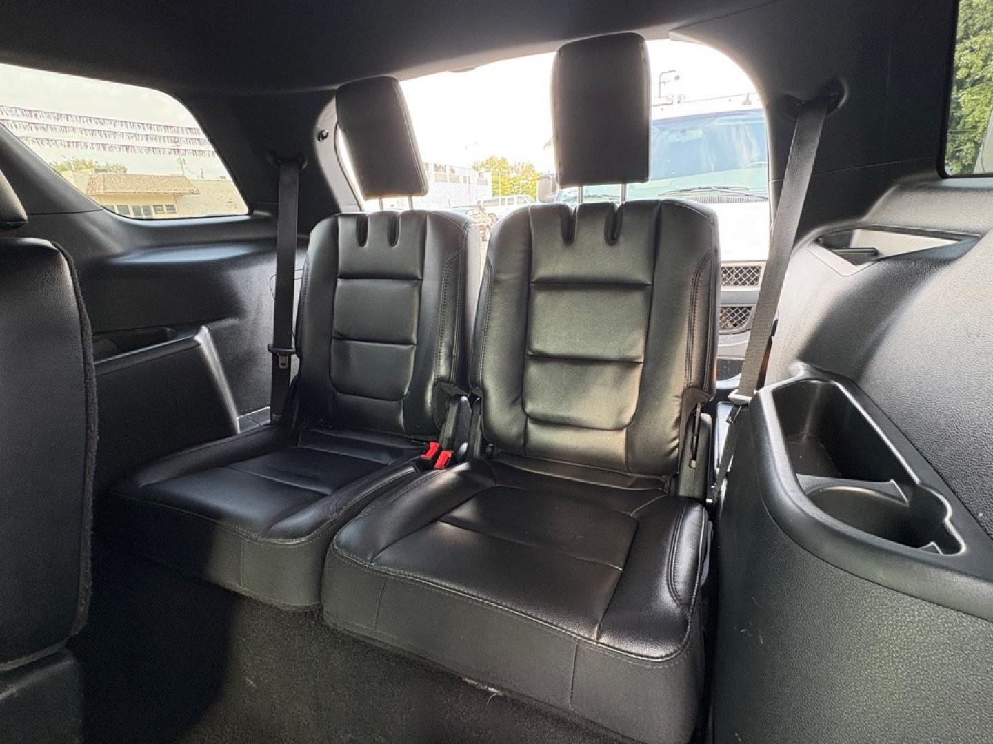 2019 WHITE FORD EXPLORER XLT (1FM5K8D83KG) with an 3.5L engine, Automatic transmission, located at 501 E. Columbia St., Springfield, OH, 45503, (800) 262-7122, 39.925262, -83.801796 - ***Clean Carfax***XLT Sport Appearance Package***Heated Leather and Suede Seating***Navigation***Blind Spot***Power Lift Gate***2nd Row Bucket Seats***Heated Steering Wheel***New Tires***All New Brakes***Fresh Oil Change*** Jay North Auto has offered hand picked vehicles since 1965! Our custome- Photo#14