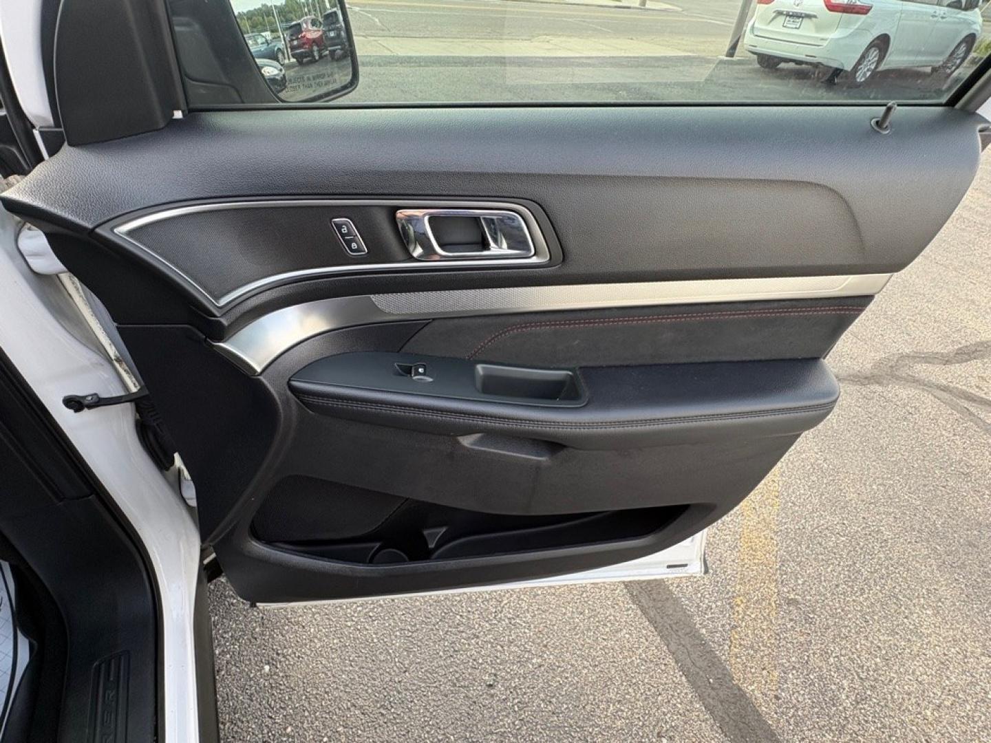 2019 WHITE FORD EXPLORER XLT (1FM5K8D83KG) with an 3.5L engine, Automatic transmission, located at 501 E. Columbia St., Springfield, OH, 45503, (800) 262-7122, 39.925262, -83.801796 - ***Clean Carfax***XLT Sport Appearance Package***Heated Leather and Suede Seating***Navigation***Blind Spot***Power Lift Gate***2nd Row Bucket Seats***Heated Steering Wheel***New Tires***All New Brakes***Fresh Oil Change*** Jay North Auto has offered hand picked vehicles since 1965! Our custome- Photo#19
