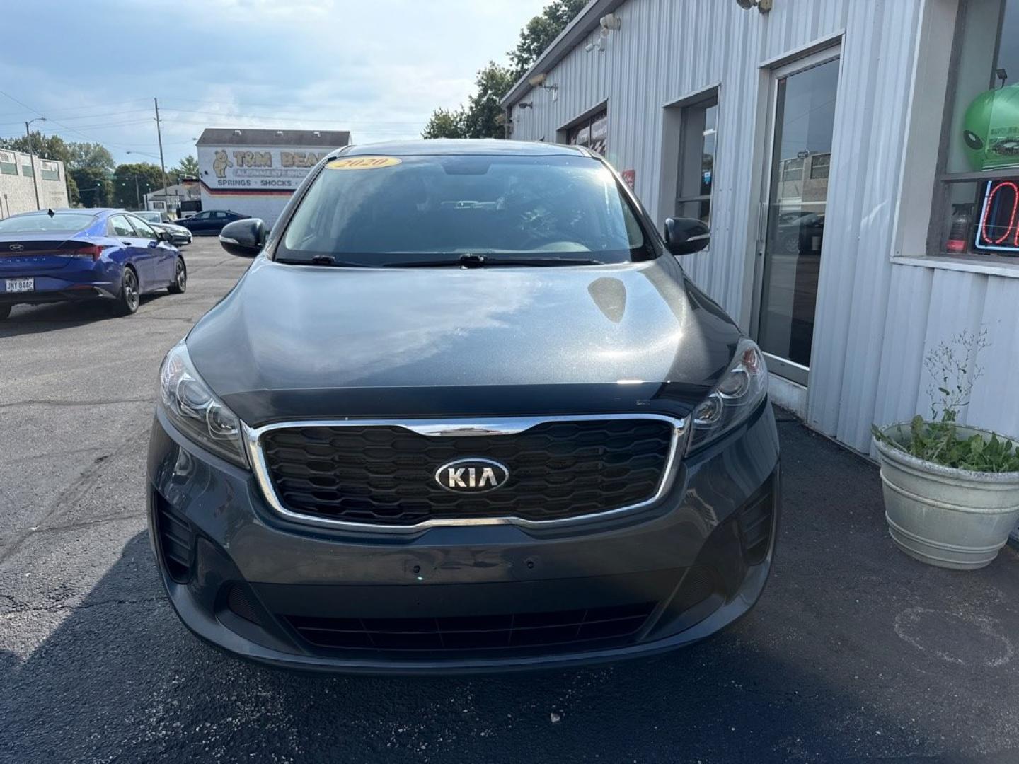 2020 GRAY KIA SORENTO LX (5XYPGDA39LG) with an 2.4L engine, Automatic transmission, located at 501 E. Columbia St., Springfield, OH, 45503, (800) 262-7122, 39.925262, -83.801796 - *** New Tires *** New Lower Control Arms *** New Brakes *** New Wipers *** Oil change and Inspection *** New Cabin and Air filter *** AWD *** All Weather Mats *** Back Up Camera *** Blind Spot *** Jay North Auto has offered hand picked vehicles since 1965! Our customer's enjoy a NO pressure buyi- Photo#1