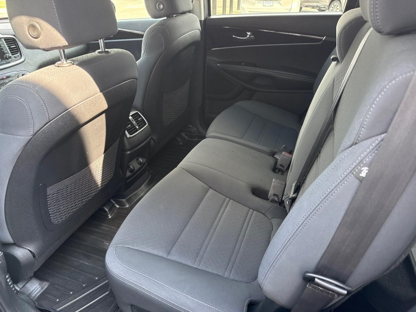 2020 GRAY KIA SORENTO LX (5XYPGDA39LG) with an 2.4L engine, Automatic transmission, located at 501 E. Columbia St., Springfield, OH, 45503, (800) 262-7122, 39.925262, -83.801796 - *** New Tires *** New Lower Control Arms *** New Brakes *** New Wipers *** Oil change and Inspection *** New Cabin and Air filter *** AWD *** All Weather Mats *** Back Up Camera *** Blind Spot *** Jay North Auto has offered hand picked vehicles since 1965! Our customer's enjoy a NO pressure buyi- Photo#9