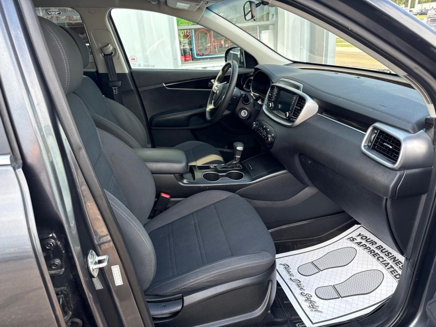 2020 GRAY KIA SORENTO LX (5XYPGDA39LG) with an 2.4L engine, Automatic transmission, located at 501 E. Columbia St., Springfield, OH, 45503, (800) 262-7122, 39.925262, -83.801796 - *** New Tires *** New Lower Control Arms *** New Brakes *** New Wipers *** Oil change and Inspection *** New Cabin and Air filter *** AWD *** All Weather Mats *** Back Up Camera *** Blind Spot *** Jay North Auto has offered hand picked vehicles since 1965! Our customer's enjoy a NO pressure buyi- Photo#17