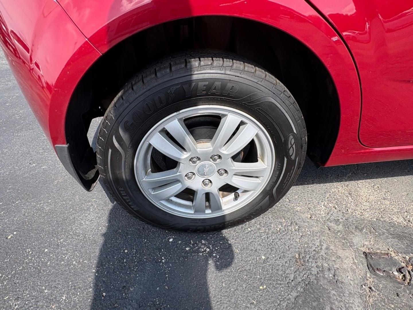 2013 RED CHEVROLET SONIC LT (1G1JC6SB8D4) with an 1.4L engine, Automatic transmission, located at 501 E. Columbia St., Springfield, OH, 45503, (800) 262-7122, 39.925262, -83.801796- Photo#18