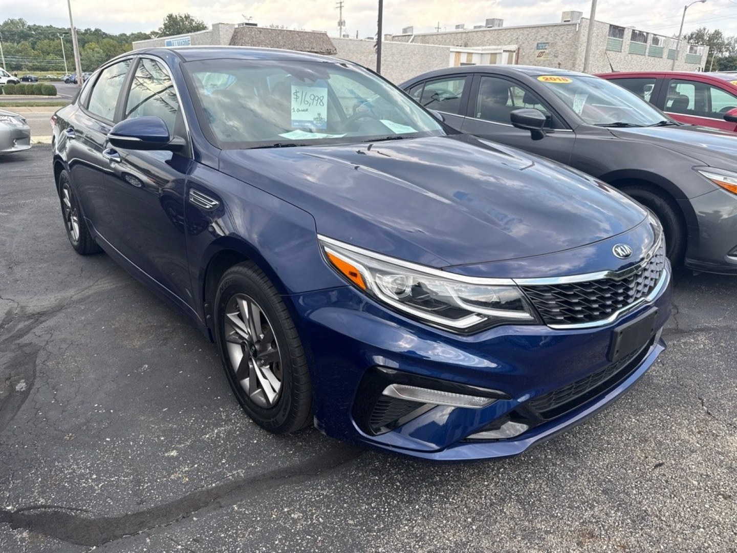 2020 BLUE KIA OPTIMA LX (5XXGT4L38LG) with an 2.4L engine, Automatic transmission, located at 501 E. Columbia St., Springfield, OH, 45503, (800) 262-7122, 39.925262, -83.801796 - *** 1 Owner *** 2.4L Gas Direct Injection (GDI) 4-Cyl Engine 6-Speed Automatic Transmission Drive Mode Select (DMS) KIA DRIVE WISE DRIVER-ASSIST TECHNOLOGY Blind-Spot Collision Warning (BCW) Rear Cross-Traffic Collision Warning (RCCW) Parking Distance Warning-Reverse (PDW-R) Forward Collisio- Photo#0
