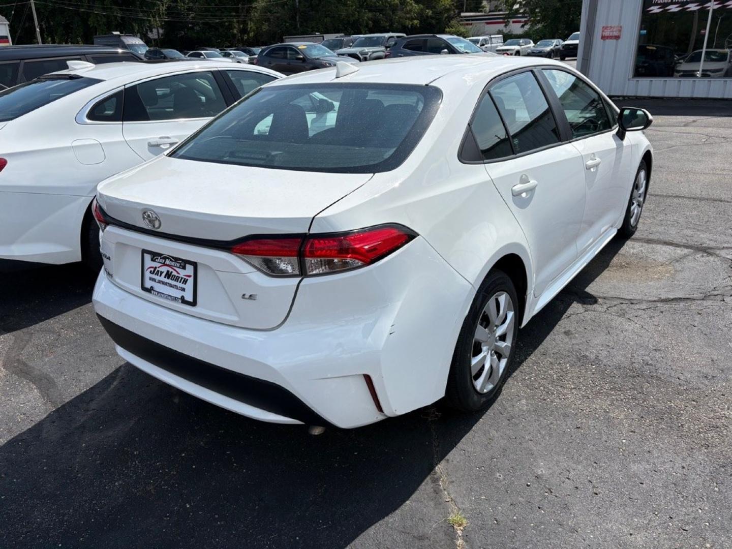 2022 WHITE TOYOTA COROLLA LE (5YFEPMAE5NP) with an 1.8L engine, Continuously Variable transmission, located at 501 E. Columbia St., Springfield, OH, 45503, (800) 262-7122, 39.925262, -83.801796 - *** New Tires *** 1 Owner *** New Brakes *** Oil Change and Inspection *** New Cabin and Air Filter *** Back Up Camera *** Jay North Auto has offered hand picked vehicles since 1965! Our customer's enjoy a NO pressure buying experience with a small town feel. We are a preferred dealer for many- Photo#2
