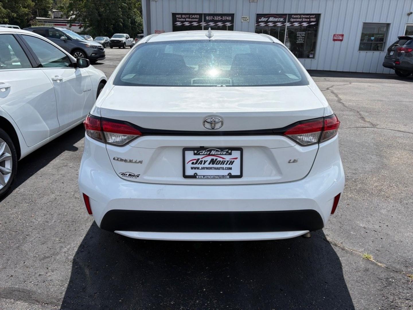 2022 WHITE TOYOTA COROLLA LE (5YFEPMAE5NP) with an 1.8L engine, Continuously Variable transmission, located at 501 E. Columbia St., Springfield, OH, 45503, (800) 262-7122, 39.925262, -83.801796 - *** New Tires *** 1 Owner *** New Brakes *** Oil Change and Inspection *** New Cabin and Air Filter *** Back Up Camera *** Jay North Auto has offered hand picked vehicles since 1965! Our customer's enjoy a NO pressure buying experience with a small town feel. We are a preferred dealer for many- Photo#3