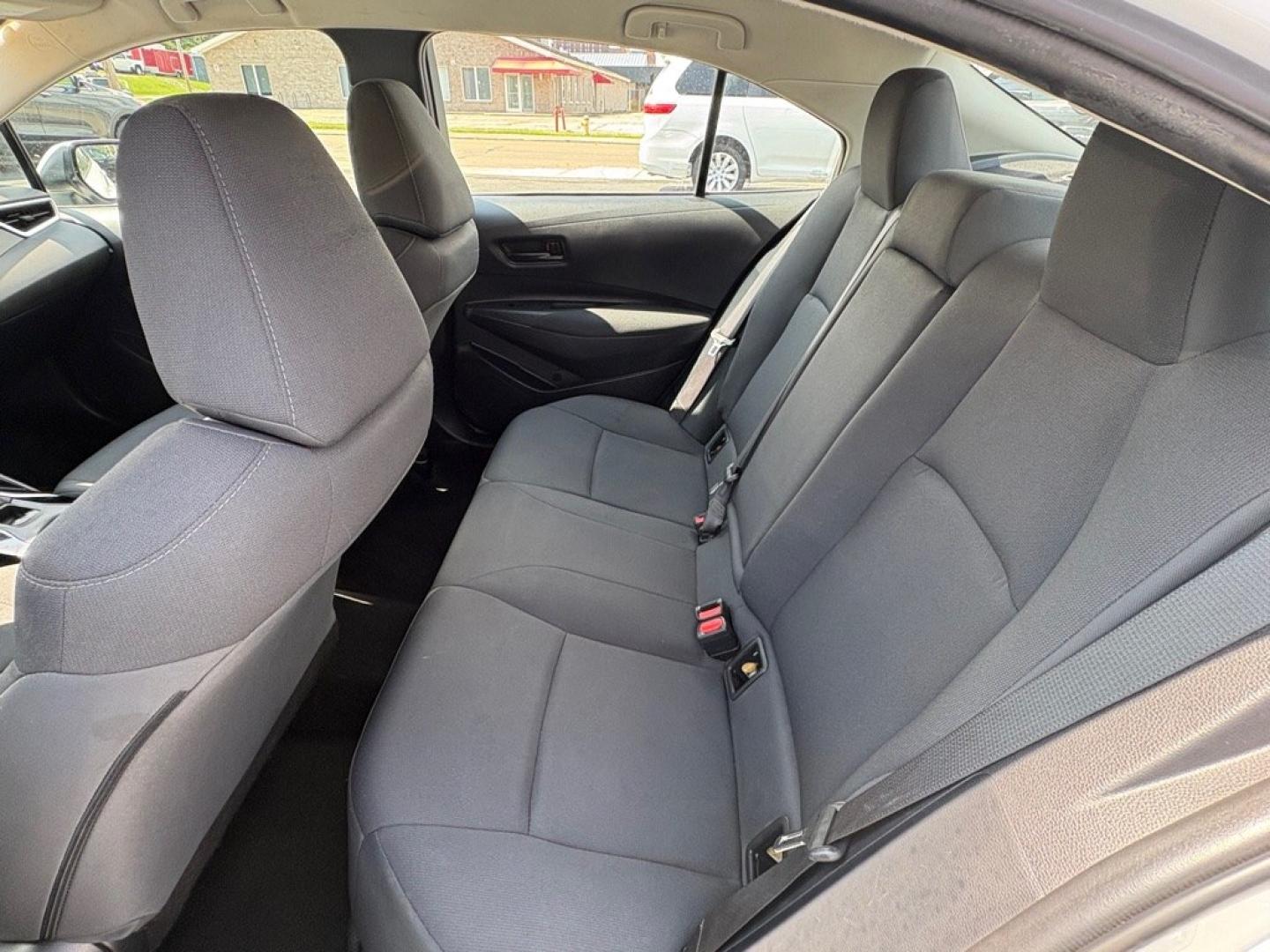 2022 WHITE TOYOTA COROLLA LE (5YFEPMAE5NP) with an 1.8L engine, Continuously Variable transmission, located at 501 E. Columbia St., Springfield, OH, 45503, (800) 262-7122, 39.925262, -83.801796 - *** New Tires *** 1 Owner *** New Brakes *** Oil Change and Inspection *** New Cabin and Air Filter *** Back Up Camera *** Jay North Auto has offered hand picked vehicles since 1965! Our customer's enjoy a NO pressure buying experience with a small town feel. We are a preferred dealer for many- Photo#11