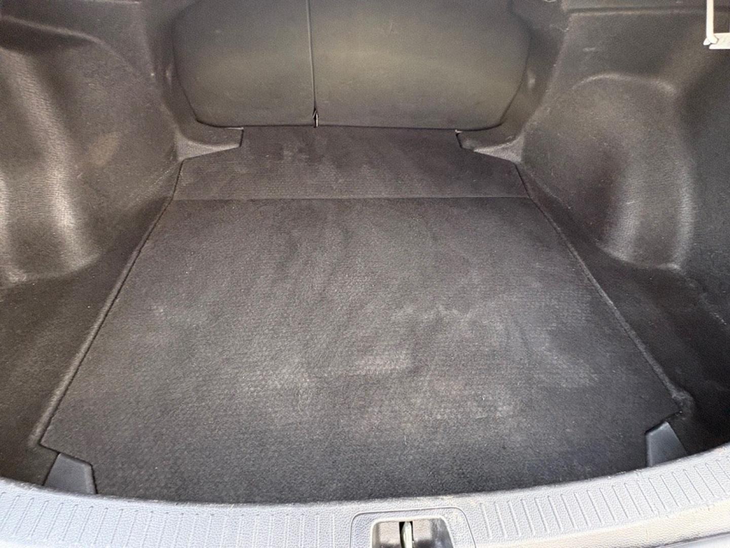 2022 WHITE TOYOTA COROLLA LE (5YFEPMAE5NP) with an 1.8L engine, Continuously Variable transmission, located at 501 E. Columbia St., Springfield, OH, 45503, (800) 262-7122, 39.925262, -83.801796 - *** New Tires *** 1 Owner *** New Brakes *** Oil Change and Inspection *** New Cabin and Air Filter *** Back Up Camera *** Jay North Auto has offered hand picked vehicles since 1965! Our customer's enjoy a NO pressure buying experience with a small town feel. We are a preferred dealer for many- Photo#12