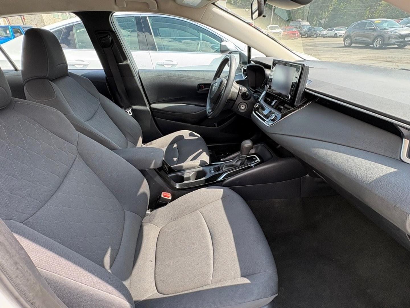 2022 WHITE TOYOTA COROLLA LE (5YFEPMAE5NP) with an 1.8L engine, Continuously Variable transmission, located at 501 E. Columbia St., Springfield, OH, 45503, (800) 262-7122, 39.925262, -83.801796 - *** New Tires *** 1 Owner *** New Brakes *** Oil Change and Inspection *** New Cabin and Air Filter *** Back Up Camera *** Jay North Auto has offered hand picked vehicles since 1965! Our customer's enjoy a NO pressure buying experience with a small town feel. We are a preferred dealer for many- Photo#16