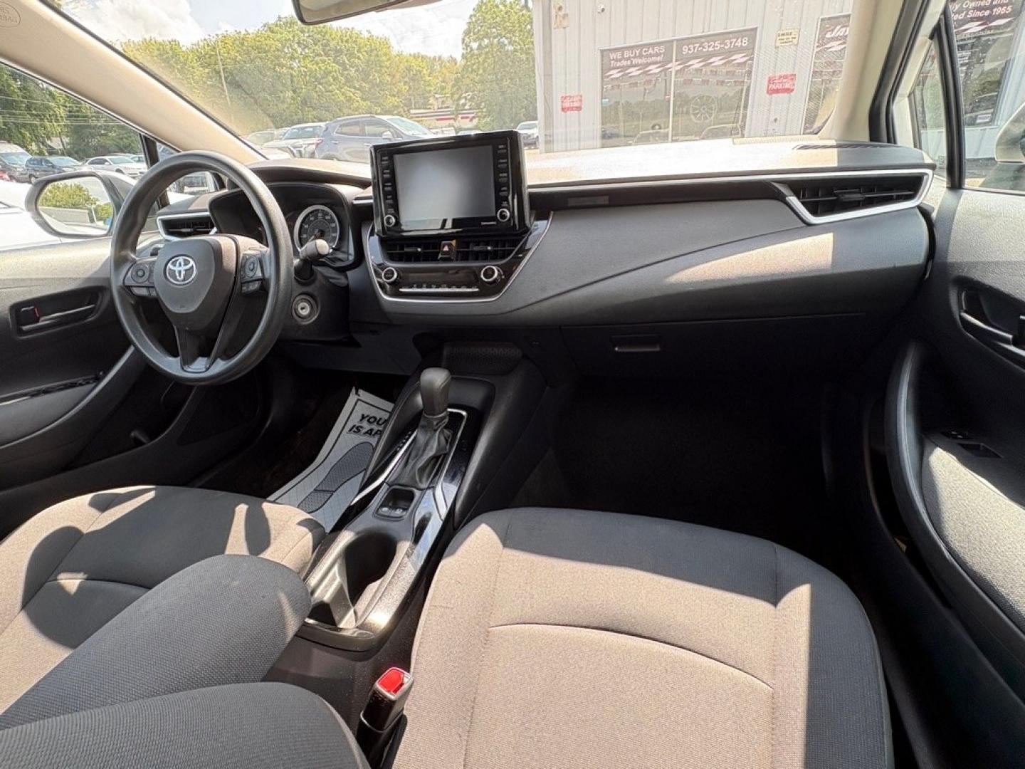 2022 WHITE TOYOTA COROLLA LE (5YFEPMAE5NP) with an 1.8L engine, Continuously Variable transmission, located at 501 E. Columbia St., Springfield, OH, 45503, (800) 262-7122, 39.925262, -83.801796 - *** New Tires *** 1 Owner *** New Brakes *** Oil Change and Inspection *** New Cabin and Air Filter *** Back Up Camera *** Jay North Auto has offered hand picked vehicles since 1965! Our customer's enjoy a NO pressure buying experience with a small town feel. We are a preferred dealer for many- Photo#17