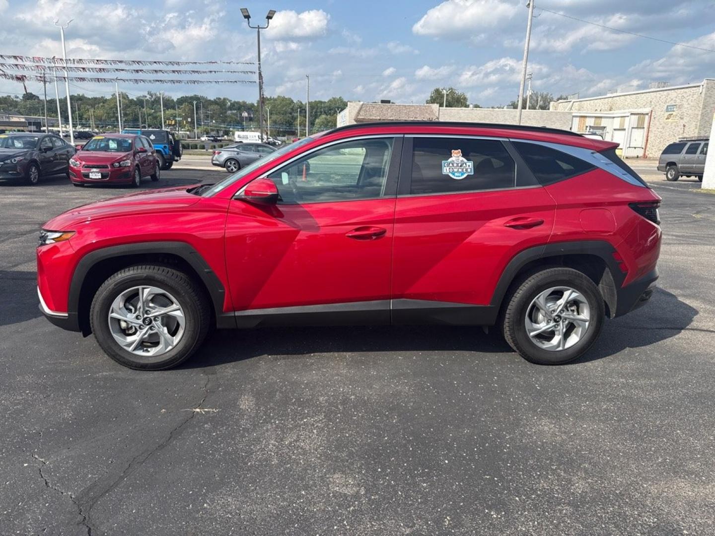 2022 RED HYUNDAI TUCSON SEL (5NMJBCAE2NH) with an 2.5L engine, Automatic transmission, located at 501 E. Columbia St., Springfield, OH, 45503, (800) 262-7122, 39.925262, -83.801796 - *** New Tires *** 1 Owner w/ Clean CarFax *** New Brakes *** Oil Change and Inspection *** New Wipers *** New Cabin and Air filter *** Forward Collision Assist *** Lane Assist *** Blind Spot *** Rear Traffic assist *** Heated Seats *** Apple CarPlay *** SEL *** AWD *** NICE *** Jay North Auto ha- Photo#3