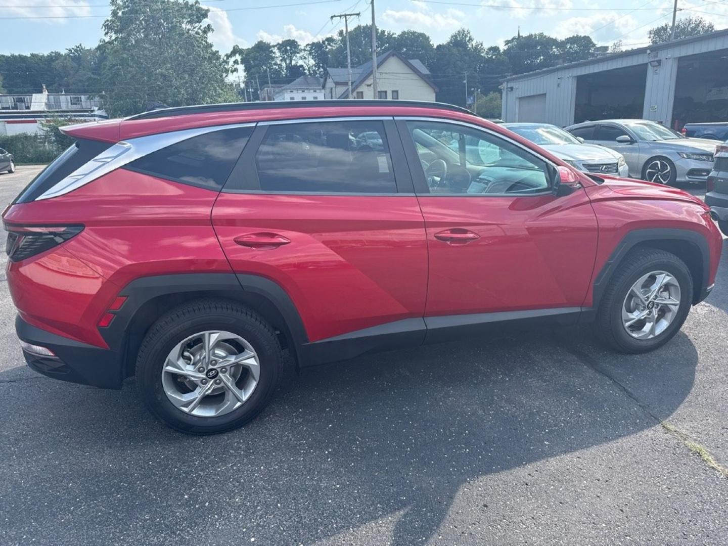 2022 RED HYUNDAI TUCSON SEL (5NMJBCAE2NH) with an 2.5L engine, Automatic transmission, located at 501 E. Columbia St., Springfield, OH, 45503, (800) 262-7122, 39.925262, -83.801796 - *** New Tires *** 1 Owner w/ Clean CarFax *** New Brakes *** Oil Change and Inspection *** New Wipers *** New Cabin and Air filter *** Forward Collision Assist *** Lane Assist *** Blind Spot *** Rear Traffic assist *** Heated Seats *** Apple CarPlay *** SEL *** AWD *** NICE *** Jay North Auto ha- Photo#8