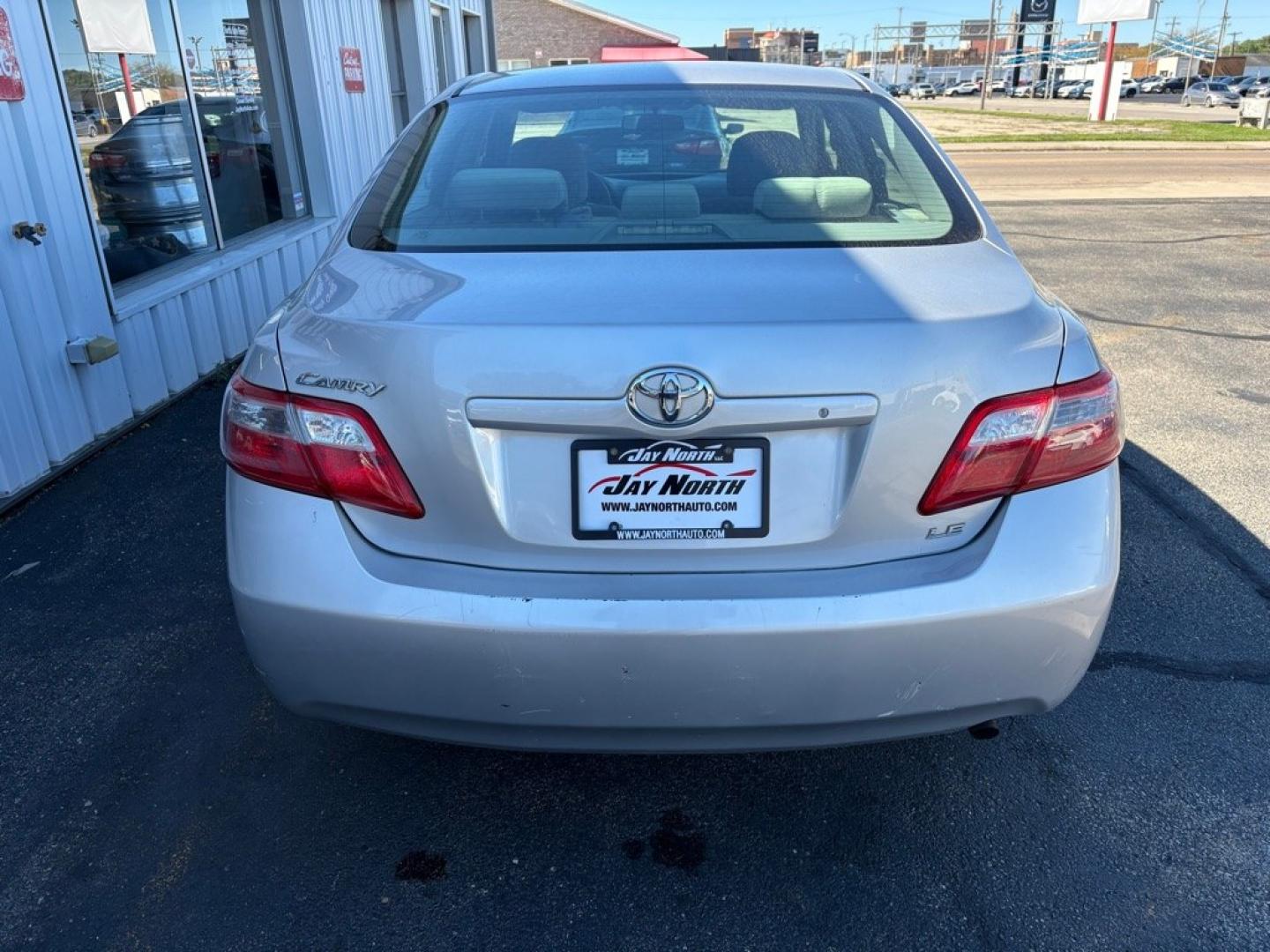 2009 SILVER TOYOTA CAMRY LE (4T1BE46K69U) with an 2.4L engine, Automatic transmission, located at 501 E. Columbia St., Springfield, OH, 45503, (800) 262-7122, 39.925262, -83.801796 - ***Clean Carfax***2-Owner***LE***2.4L***New Tires***All New Brake Pads and Rotors***Fresh Oil Change**** Jay North Auto has offered hand picked vehicles since 1965! Our customer's enjoy a NO pressure buying experience with a small town feel. We are a preferred dealer for many local credit uni- Photo#3