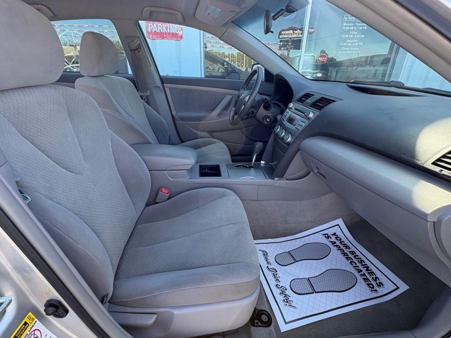 2009 SILVER TOYOTA CAMRY LE (4T1BE46K69U) with an 2.4L engine, Automatic transmission, located at 501 E. Columbia St., Springfield, OH, 45503, (800) 262-7122, 39.925262, -83.801796 - ***Clean Carfax***2-Owner***LE***2.4L***New Tires***All New Brake Pads and Rotors***Fresh Oil Change**** Jay North Auto has offered hand picked vehicles since 1965! Our customer's enjoy a NO pressure buying experience with a small town feel. We are a preferred dealer for many local credit uni- Photo#17