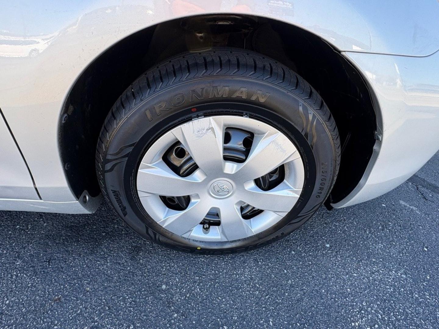 2009 SILVER TOYOTA CAMRY LE (4T1BE46K69U) with an 2.4L engine, Automatic transmission, located at 501 E. Columbia St., Springfield, OH, 45503, (800) 262-7122, 39.925262, -83.801796 - ***Clean Carfax***2-Owner***LE***2.4L***New Tires***All New Brake Pads and Rotors***Fresh Oil Change**** Jay North Auto has offered hand picked vehicles since 1965! Our customer's enjoy a NO pressure buying experience with a small town feel. We are a preferred dealer for many local credit uni- Photo#19