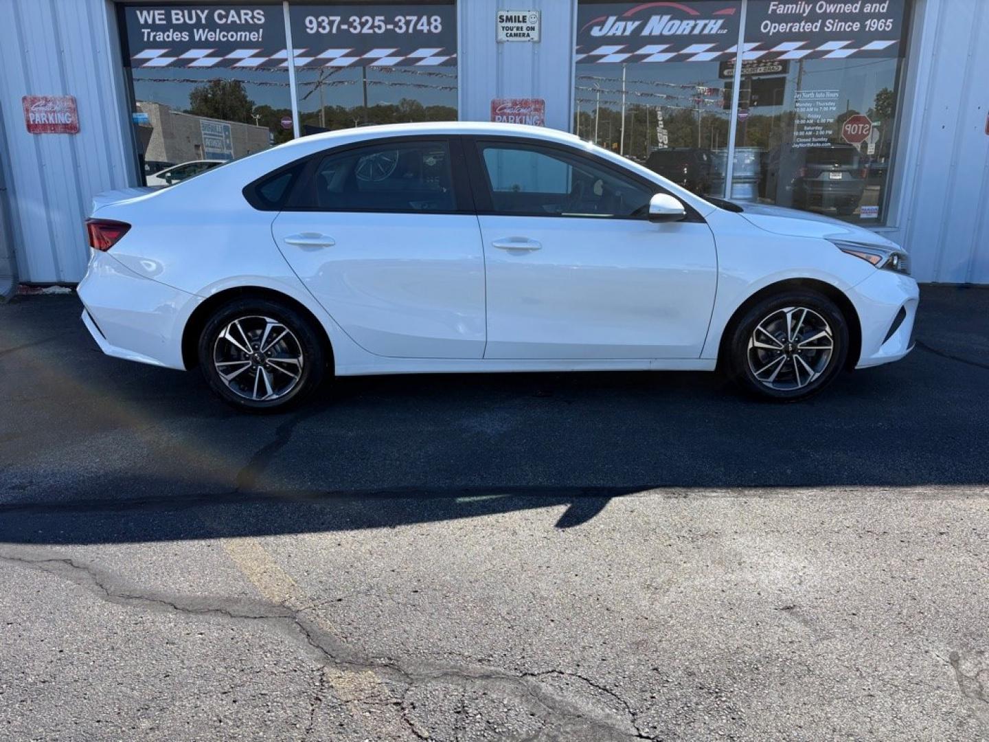 2022 WHITE KIA FORTE LXS (3KPF24AD4NE) with an 2.0L engine, Continuously Variable transmission, located at 501 E. Columbia St., Springfield, OH, 45503, (800) 262-7122, 39.925262, -83.801796 - *** New Tires *** New Brakes *** New Cabin and Air filter *** Oil Change *** New Wipers *** KIA DRIVE WISE DRIVER-ASSIST TECHNOLOGY Forward Collision Warning Forward Collision-Avoidance Assist - Pedestrian Lane Departure Warning Lane Following Assist Lane Keeping Assist Driver Attention Wa- Photo#1